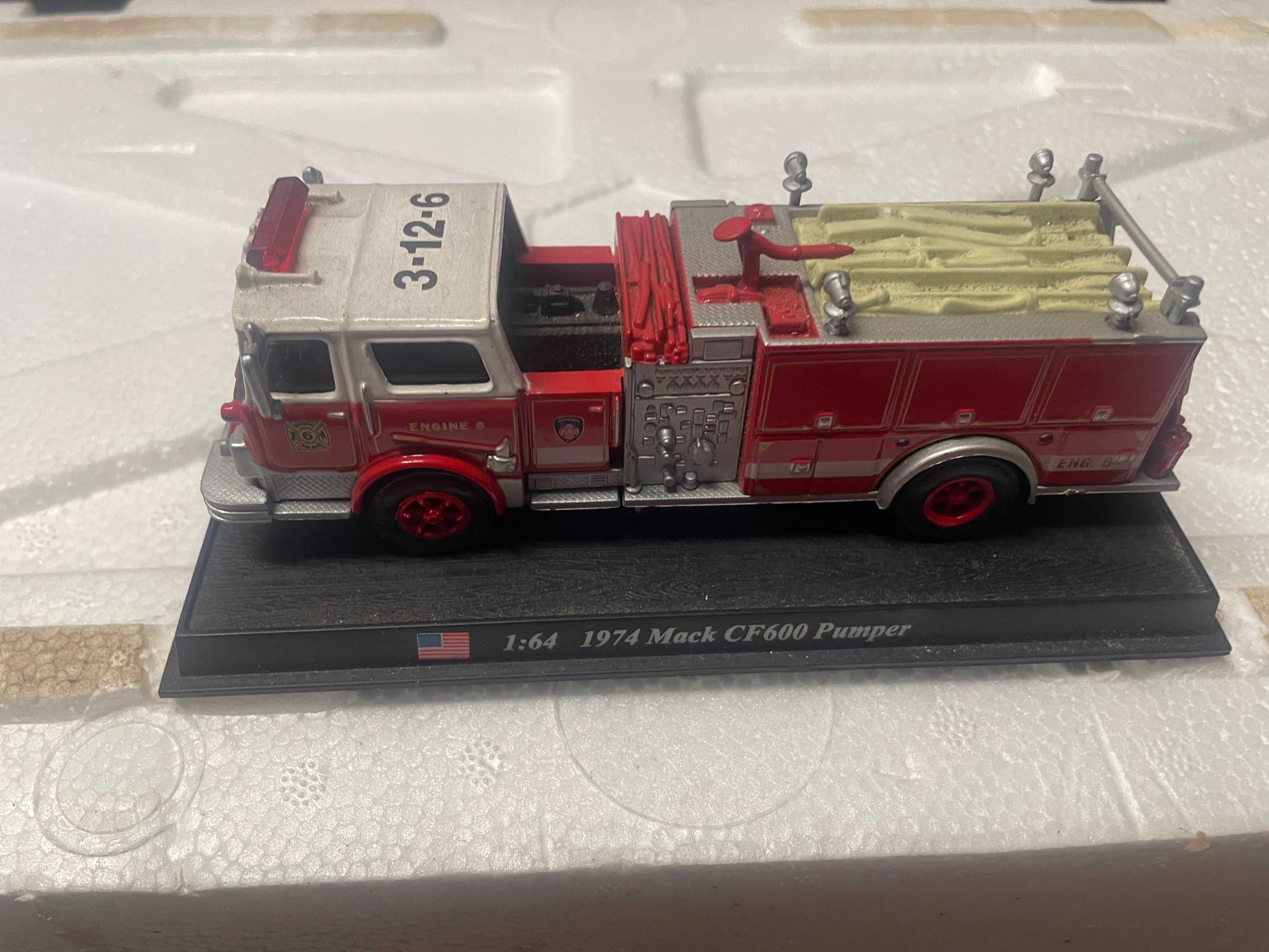 Véhicules de pompiers (lot de 26 véhicules): EN L'ETAT