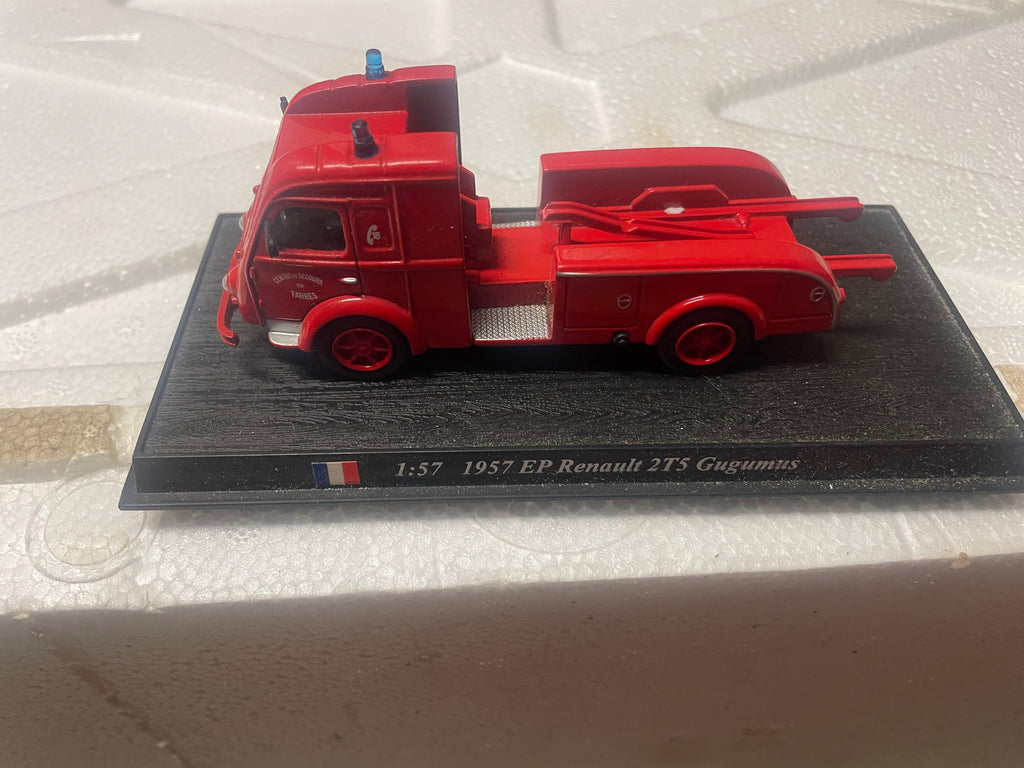 Véhicules de pompiers (lot de 26 véhicules): EN L'ETAT