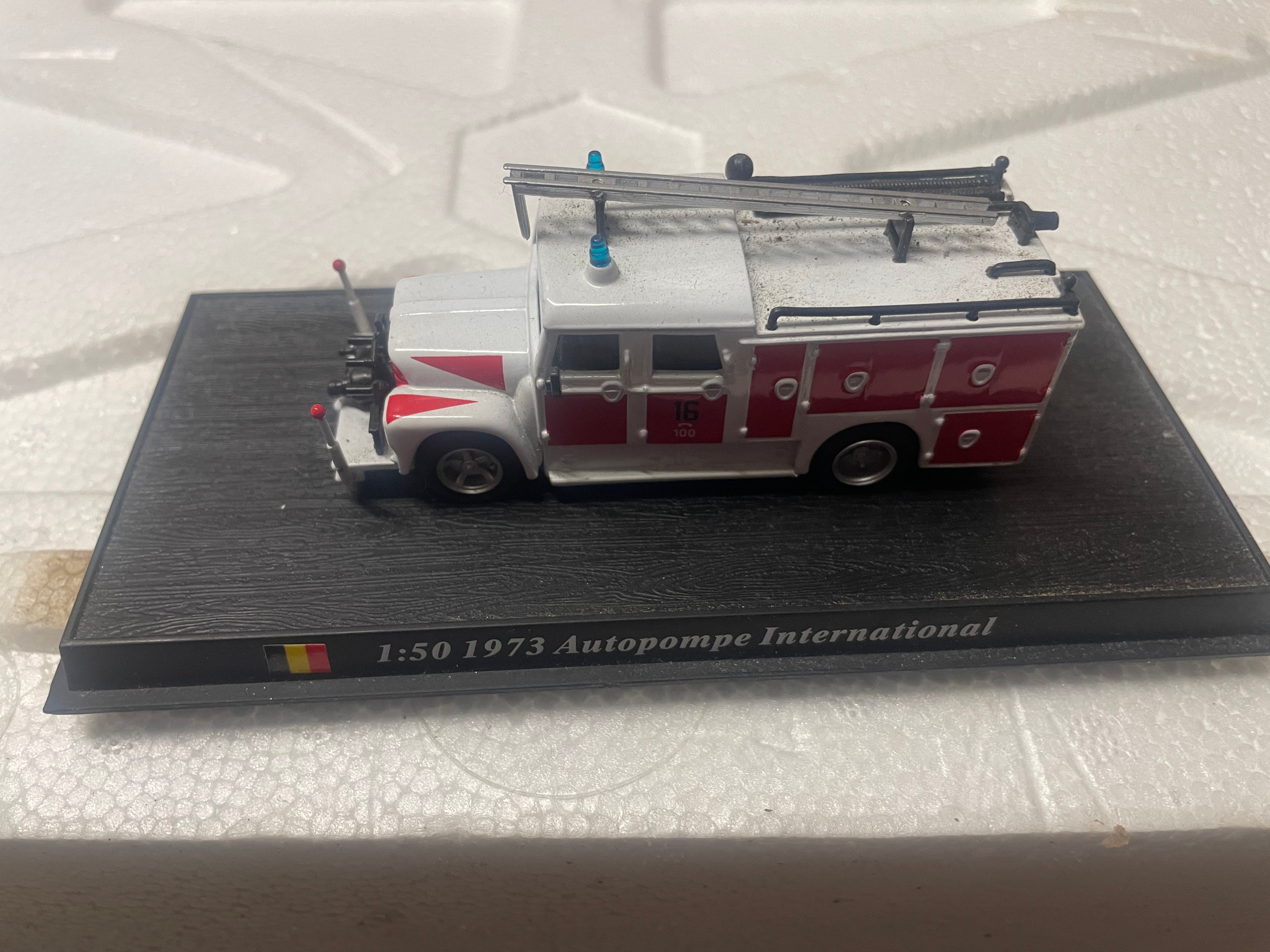 Véhicules de pompiers (lot de 26 véhicules): EN L'ETAT