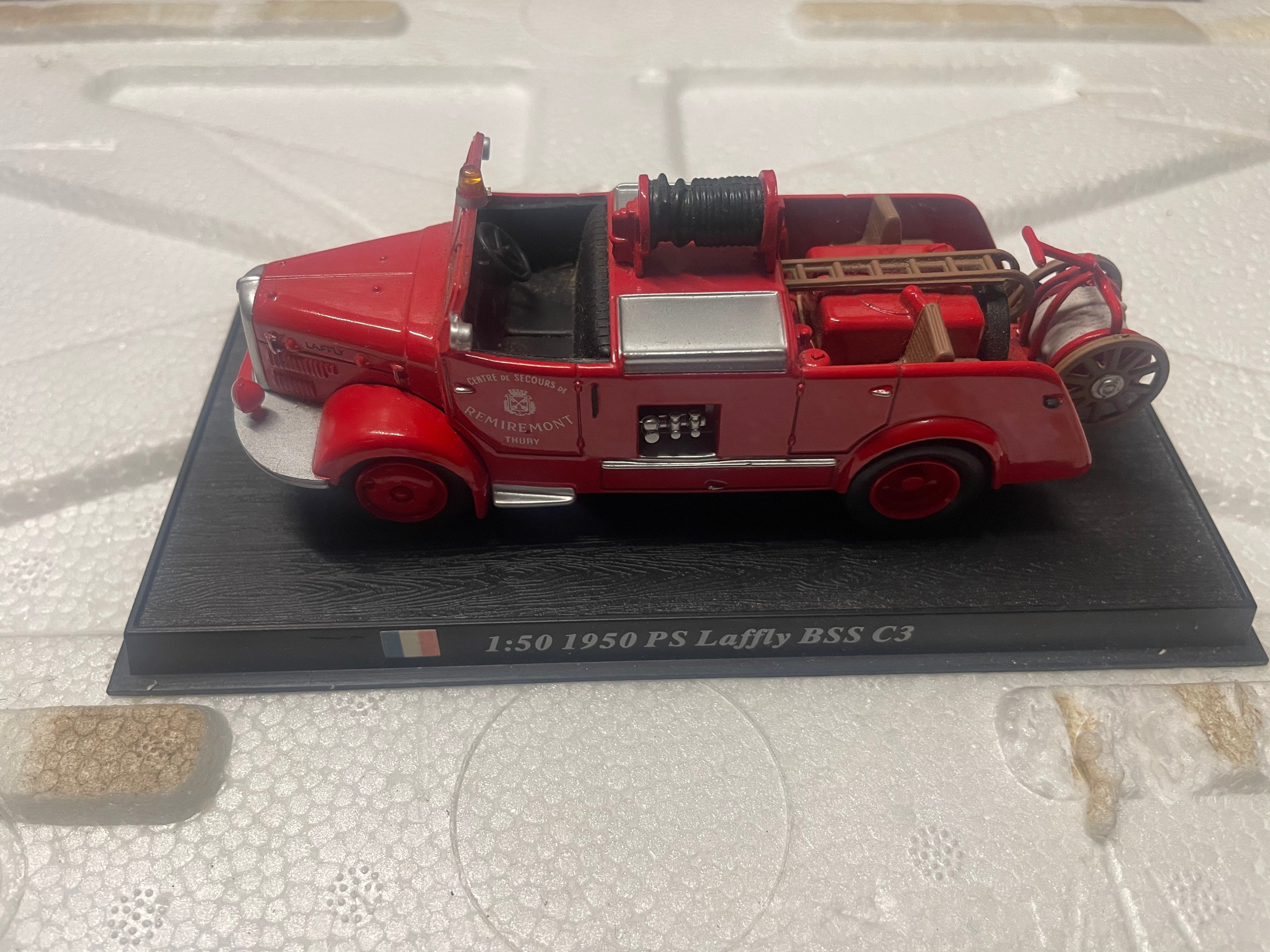 Véhicules de pompiers (lot de 26 véhicules): EN L'ETAT