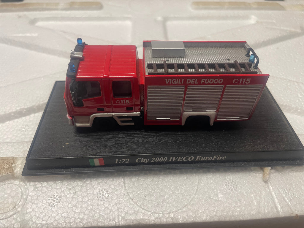 Véhicules de pompiers (lot de 26 véhicules): EN L'ETAT
