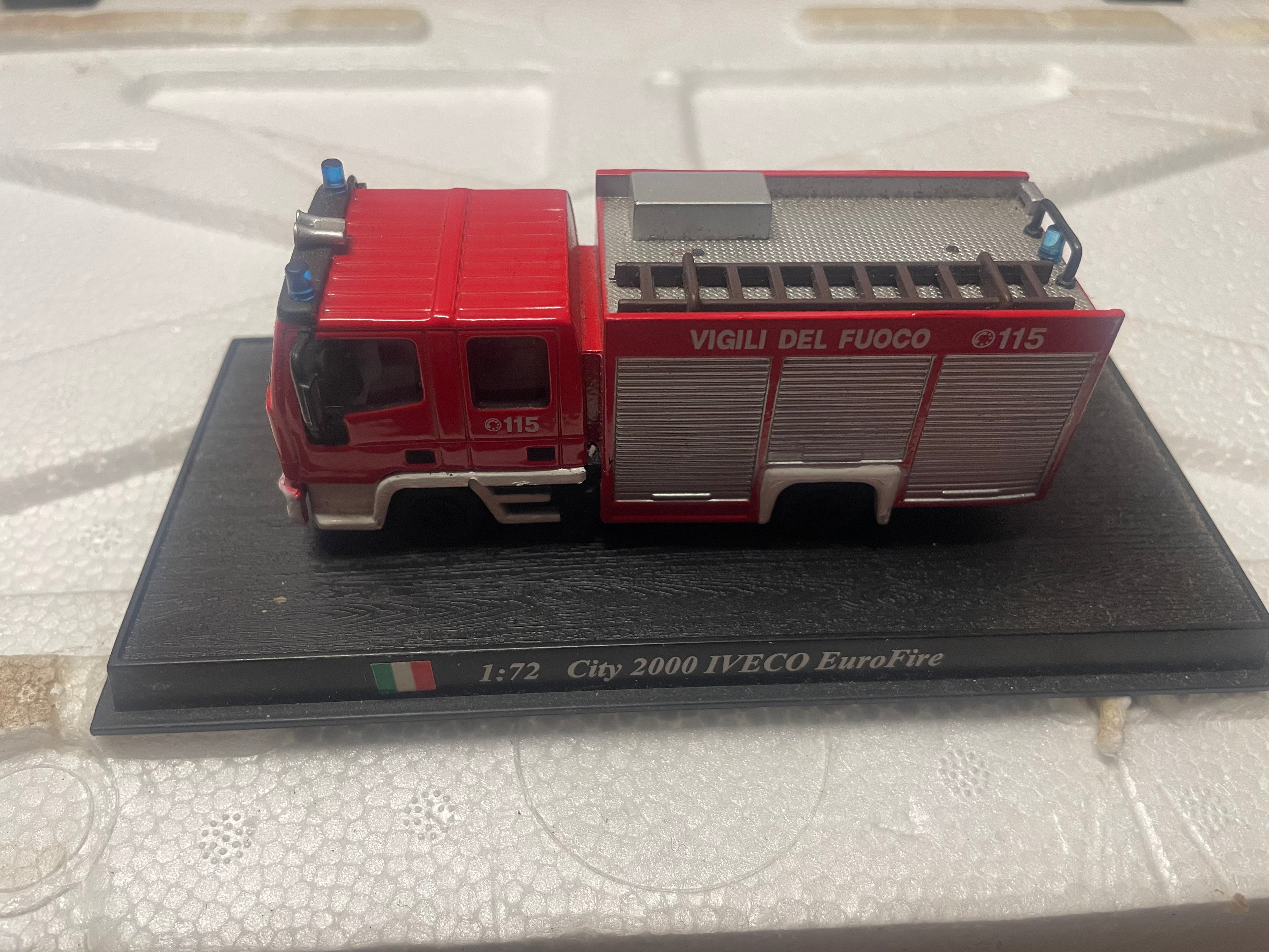Véhicules de pompiers (lot de 26 véhicules): EN L'ETAT