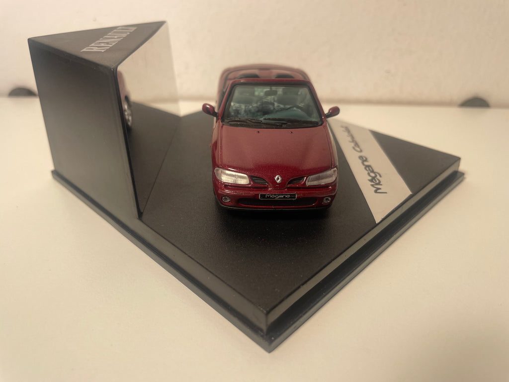 Renault Mégane Cabriolet burdeos - VITESSE (caja cuadrada)