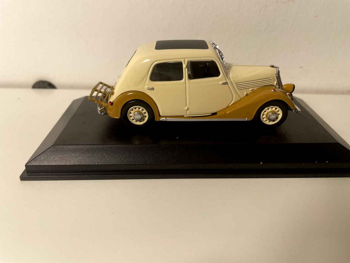 Renault Celtaquatre beige e marrone del 1934 - NOREV
