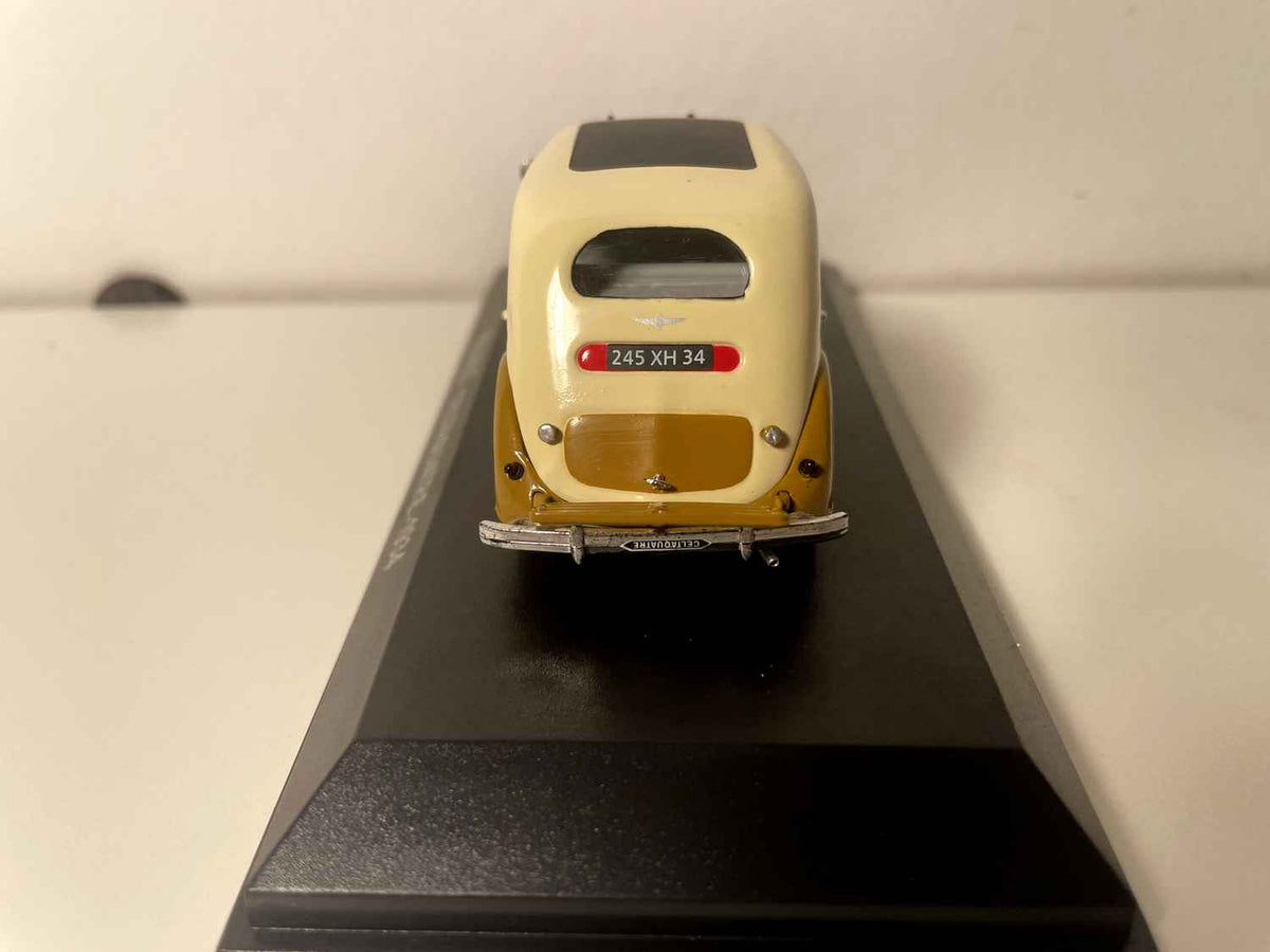 Renault Celtaquatre beige e marrone del 1934 - NOREV