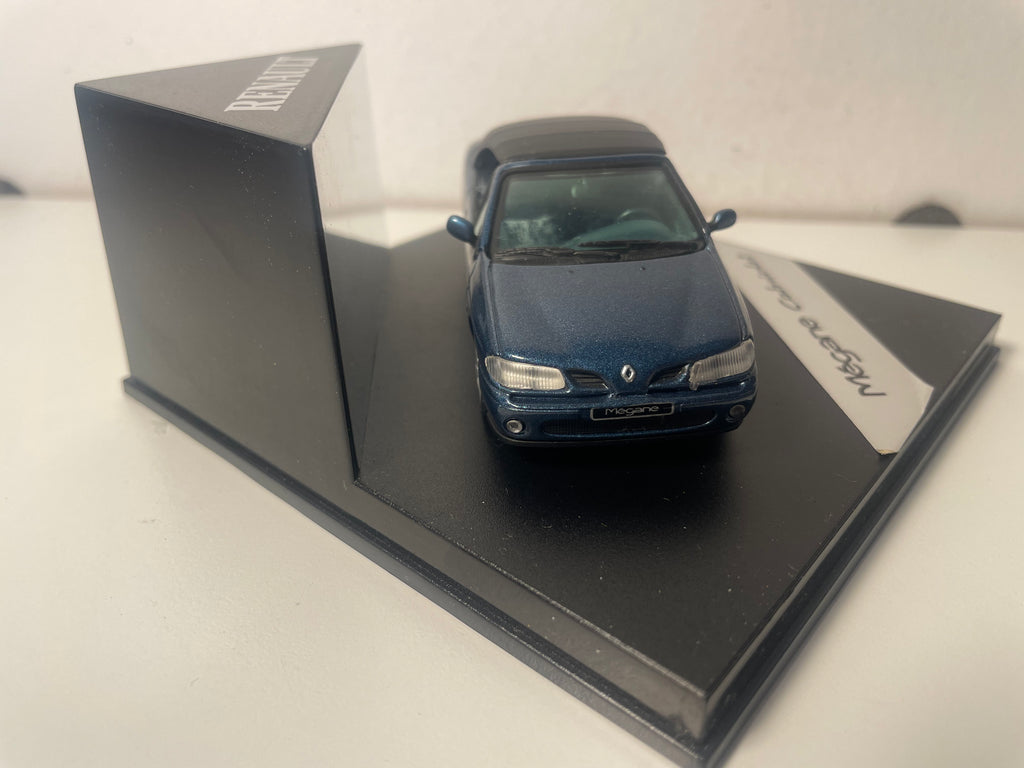 Renault Mégane Cabriolet bleue foncée - VITESSE (coffret boite carrée) sans la boite en carton