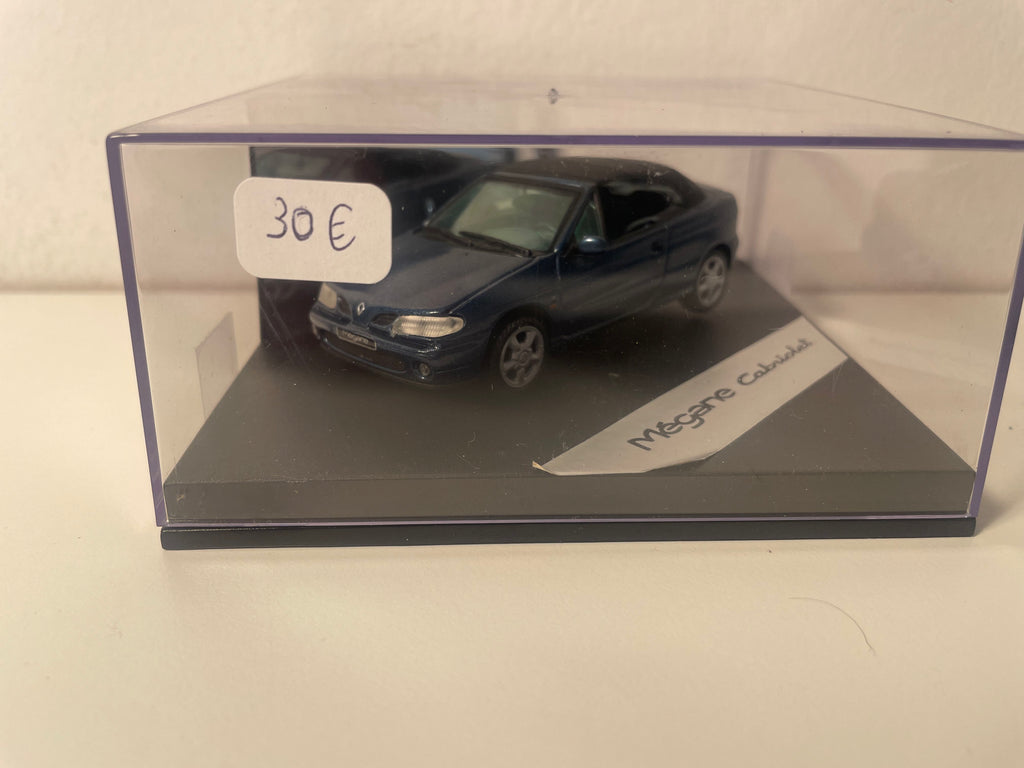 Renault Mégane Cabriolet bleue foncée - VITESSE (coffret boite carrée) sans la boite en carton