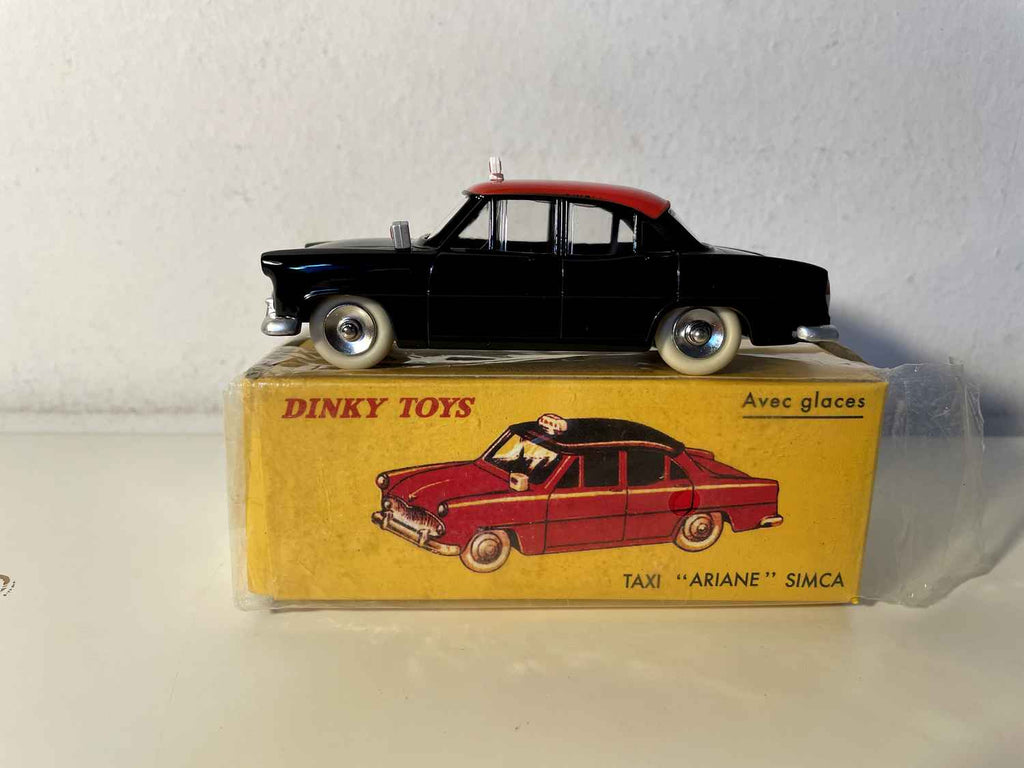 Simca Ariane "Taxi" rot mit schwarzem Dach Dinky-Toys (Editions Atlas)