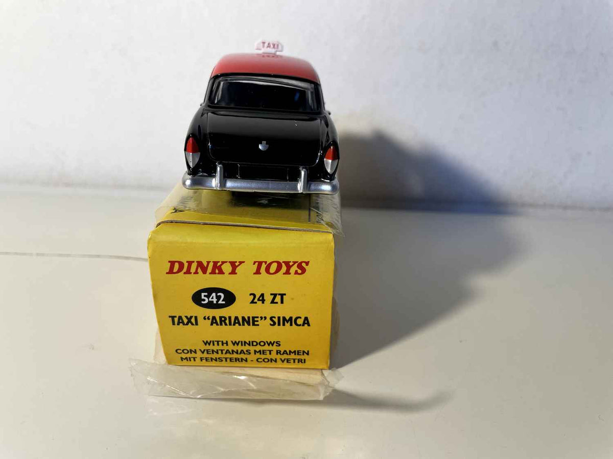 Simca Ariane "Taxi" rot mit schwarzem Dach Dinky-Toys (Editions Atlas)