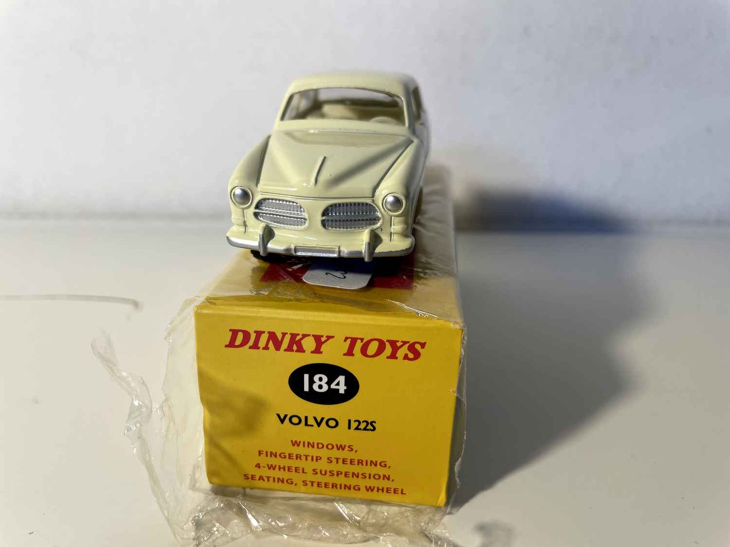 Volvo 122S beżowy/kremowy Dinky-Toys (Edycje Atlas) z pudełkiem