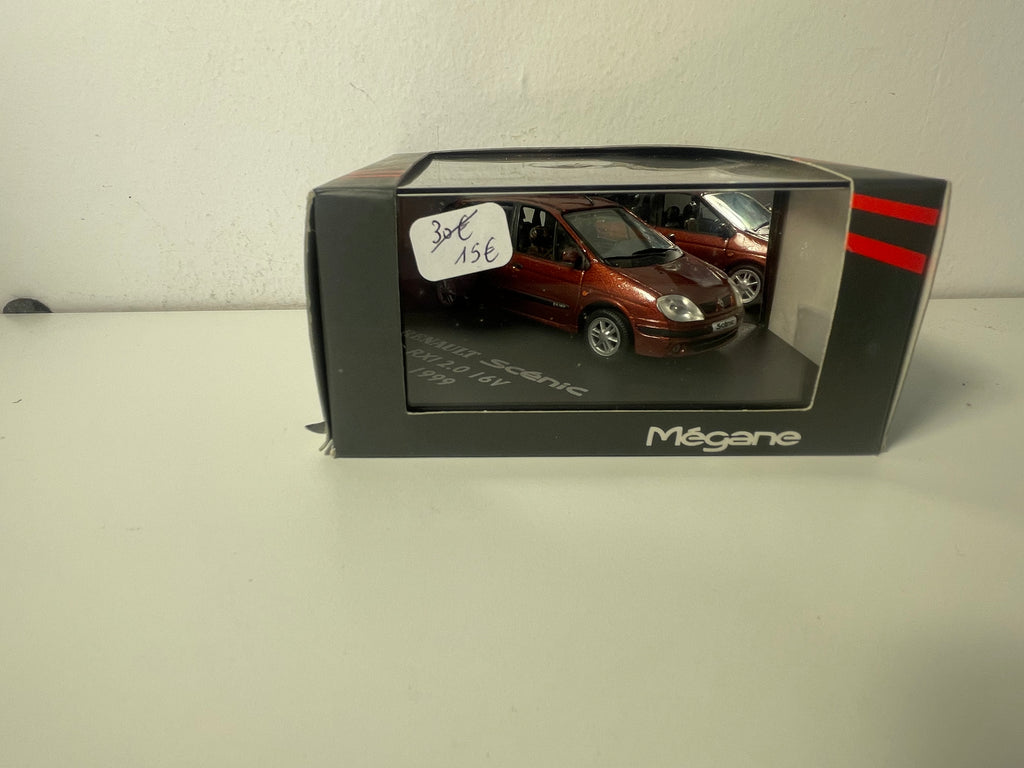Renault Scénic RXI 2.0 16 V marron de 1999 - VITESSE (coffret boite carrée) - Défauts de peinture