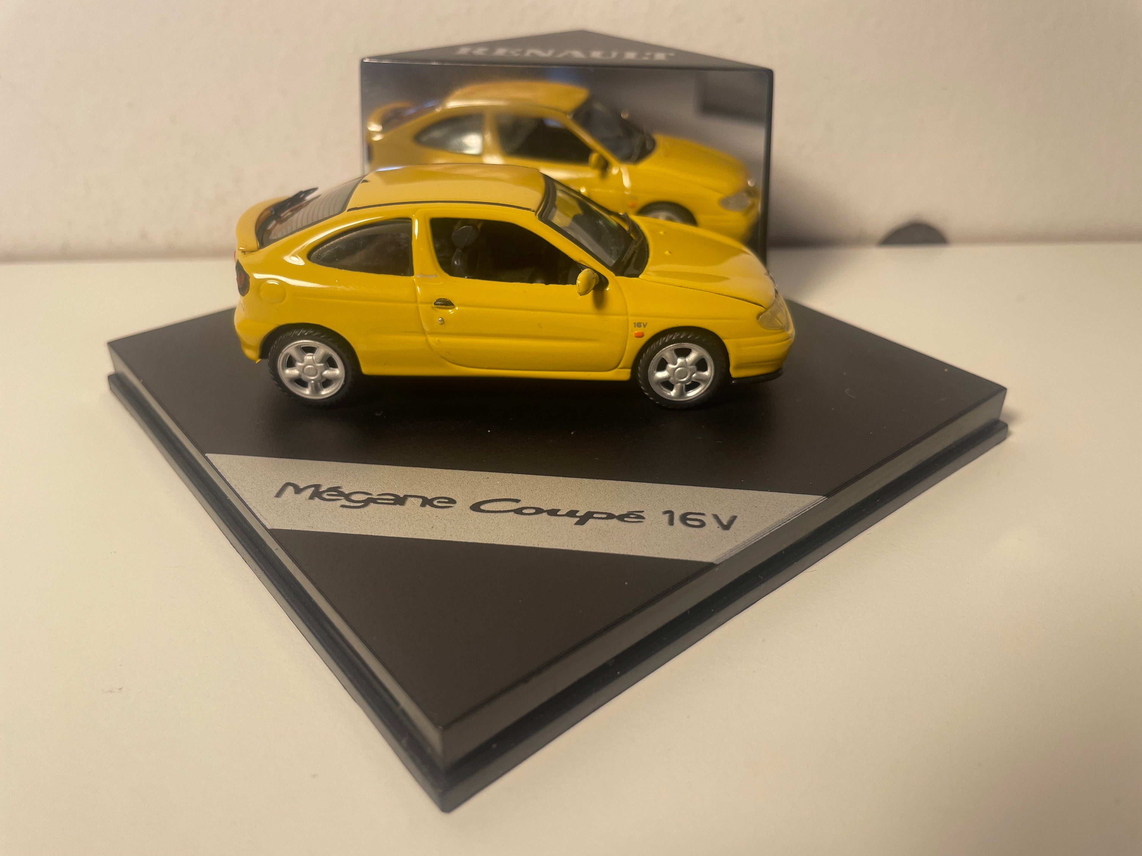 Renault Mégane Coupe 16V Yellow - VITESSE (Square Box Set) with Brown Cardboard Box