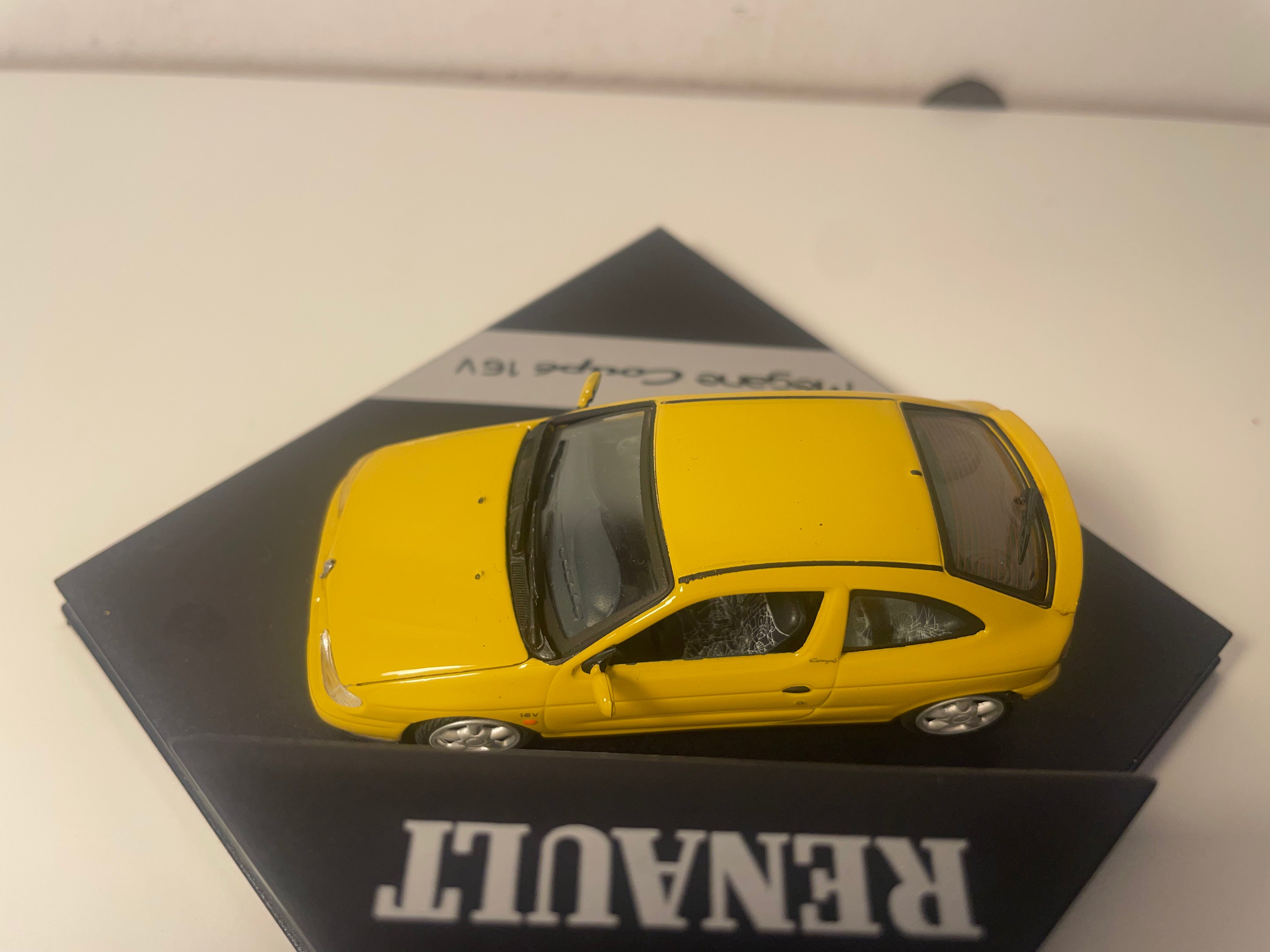 Renault Mégane Coupe 16V Yellow - VITESSE (Square Box Set) with Brown Cardboard Box