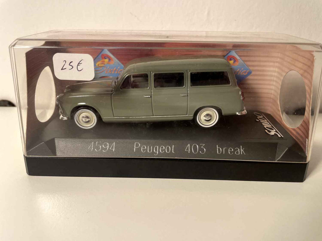 Peugeot 403 station wagon verde scuro (riferimento Solido 4594)