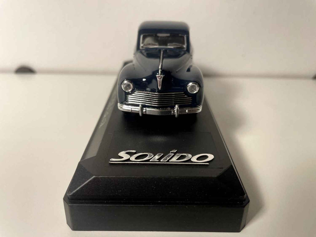 Peugeot 203 coupé azul oscuro (Referencia Solido 45105)