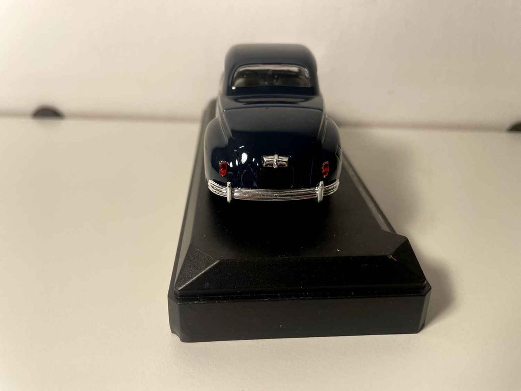 Peugeot 203 coupé azul oscuro (Referencia Solido 45105)