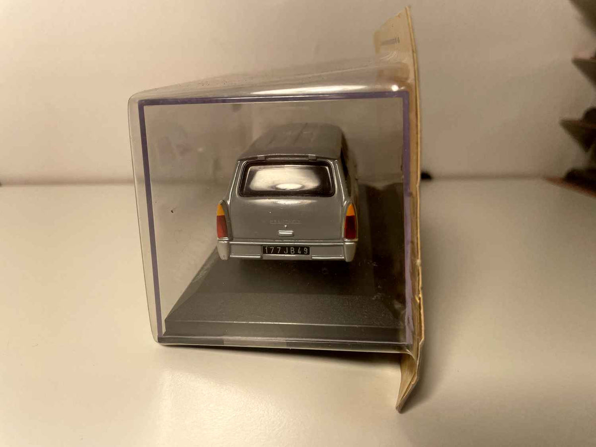 Peugeot 404 break grise de 1964