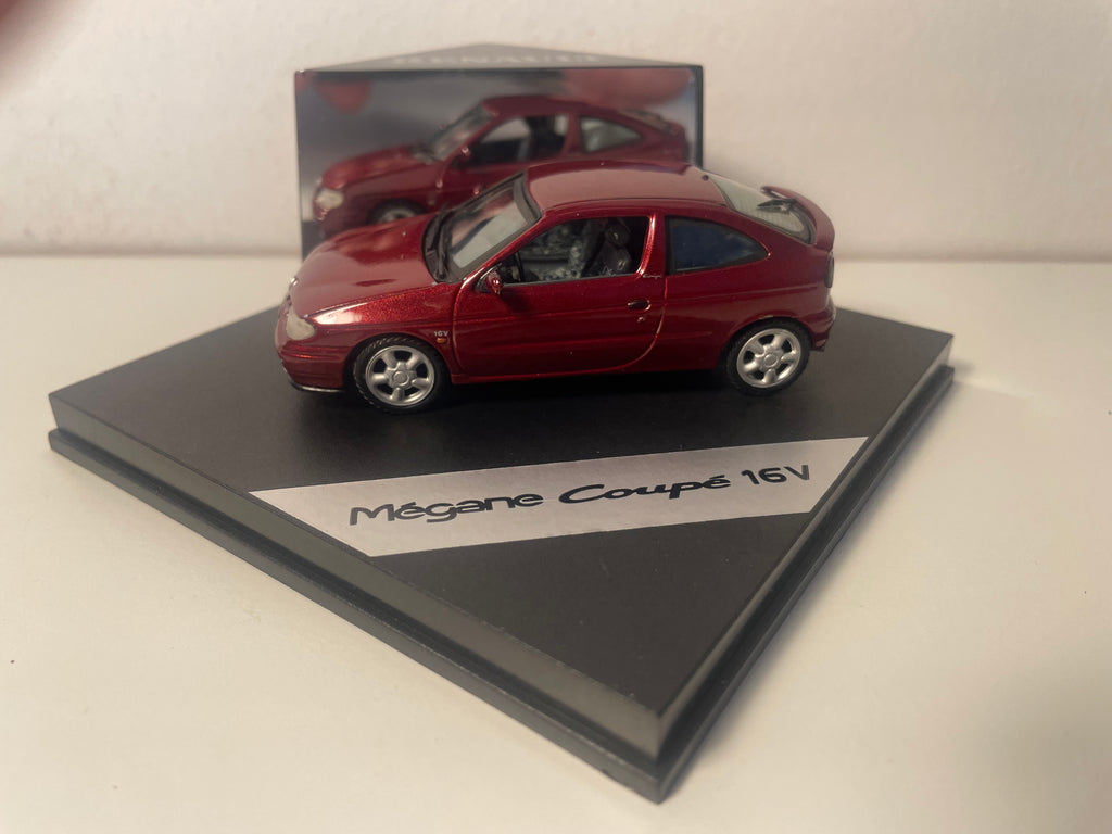Renault Mégane Coupé 16V bordeaux - VITESSE (coffret boite carrée)