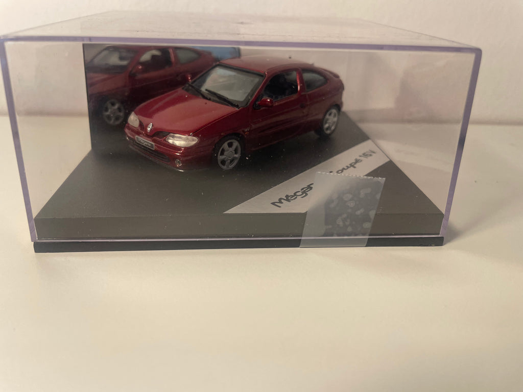Renault Mégane Coupé 16V bordeaux - VITESSE (coffret boite carrée)
