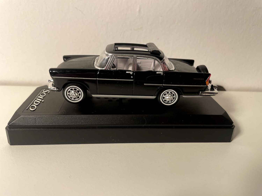 Simca Chambord nera del 1958 - Solido riferimento D1640