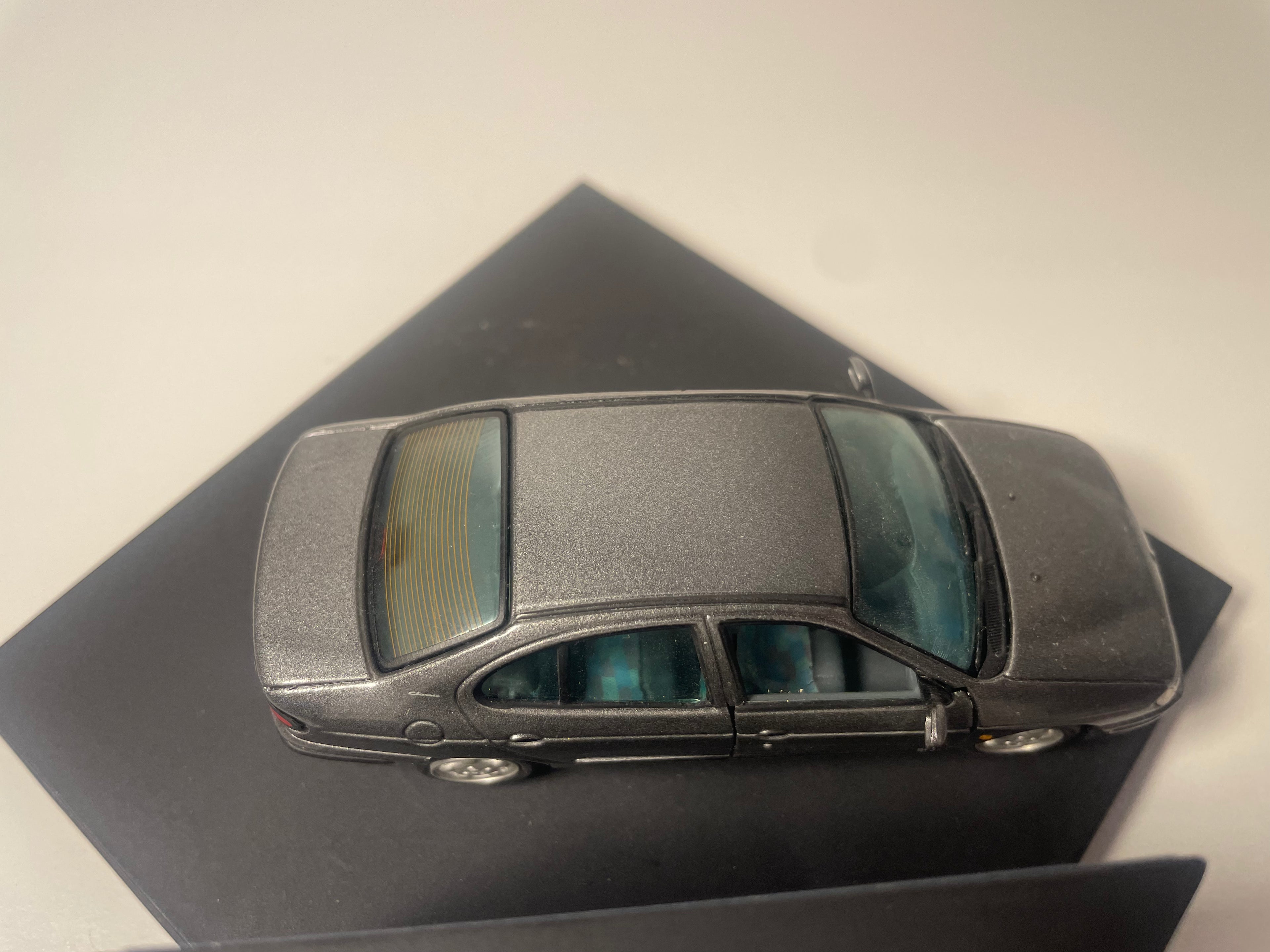 Renault Mégane Classic grise - VITESSE (coffret boite carrée)