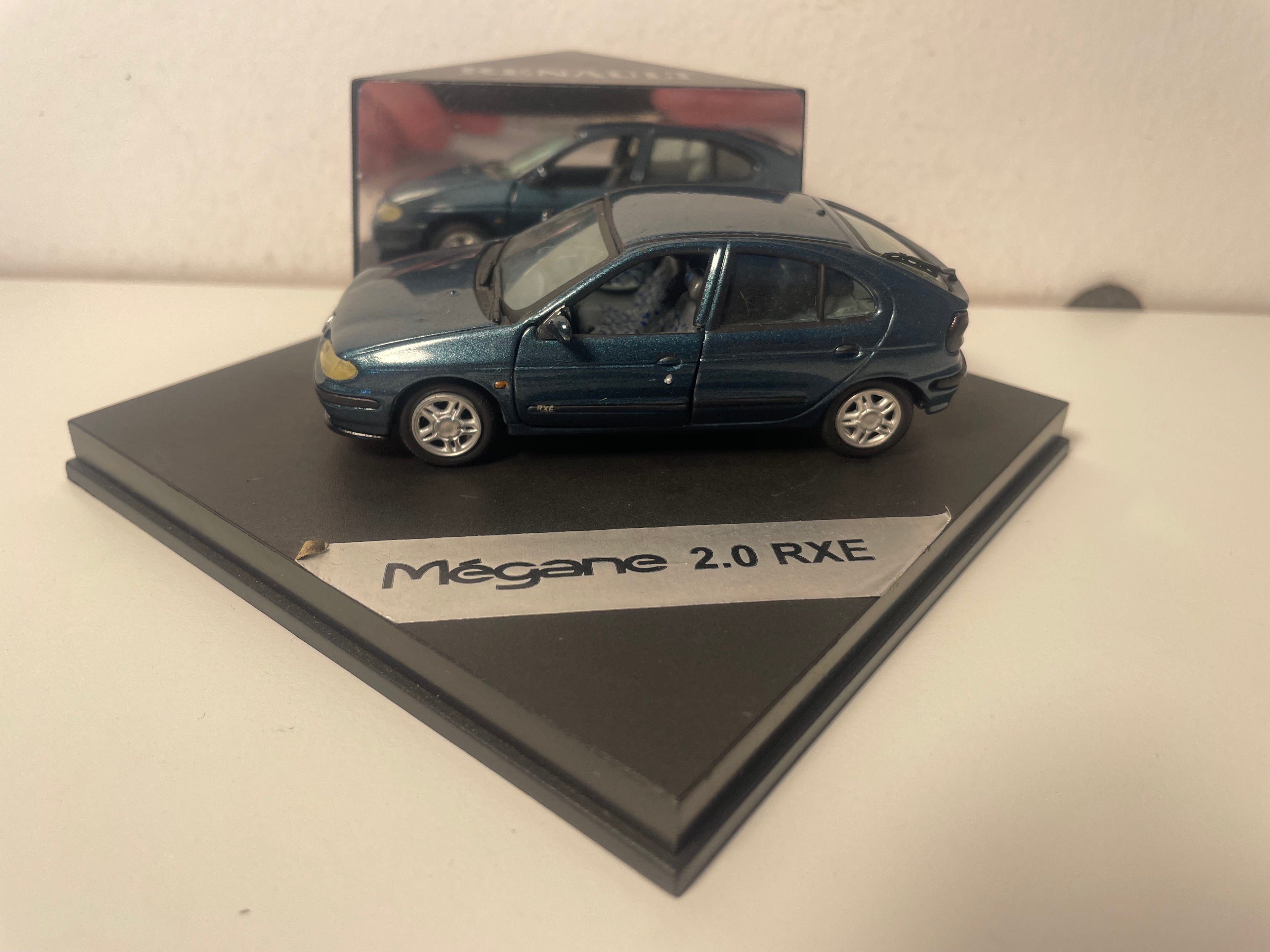 Renault Mégane 2.0 RXE verte - VITESSE (coffret boite carrée)