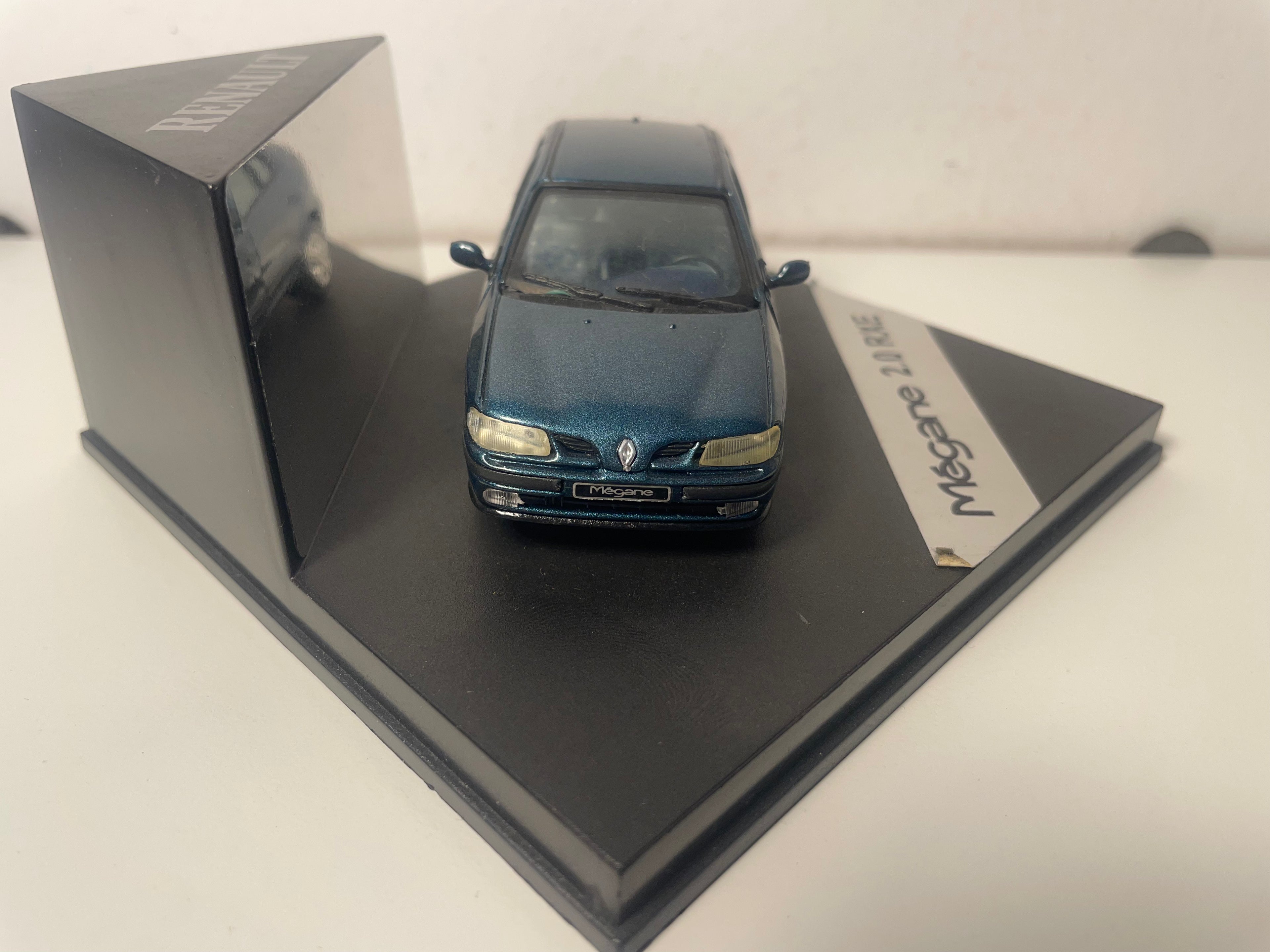 Renault Mégane 2.0 RXE verte - VITESSE (coffret boite carrée)