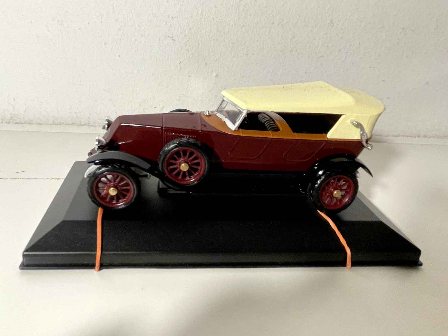 Renault Torpédo E Sport 40 cv bordowy i beżowy dach z 1923 roku - RIO