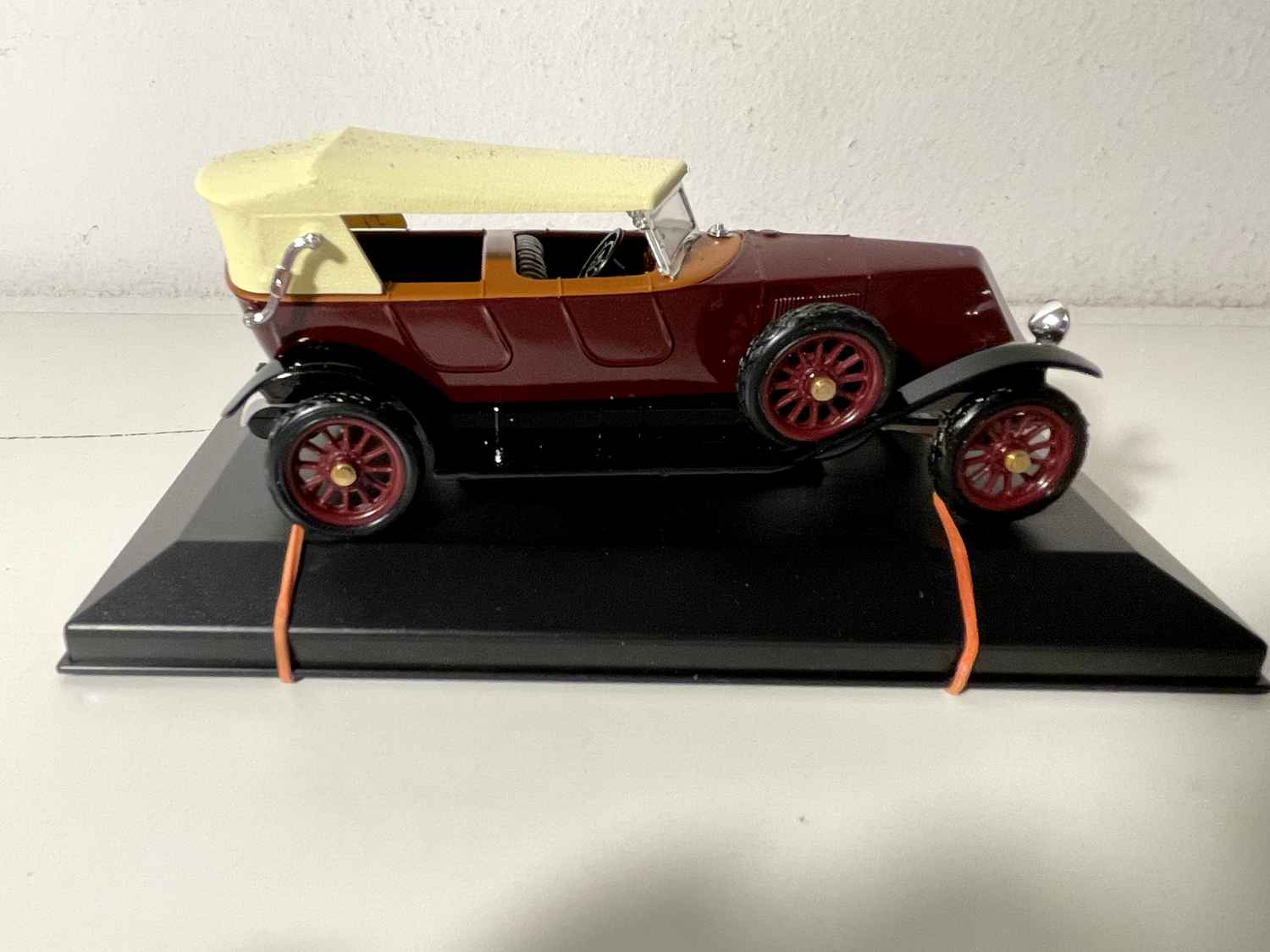 Renault Torpédo E Sport 40 cv bordowy i beżowy dach z 1923 roku - RIO