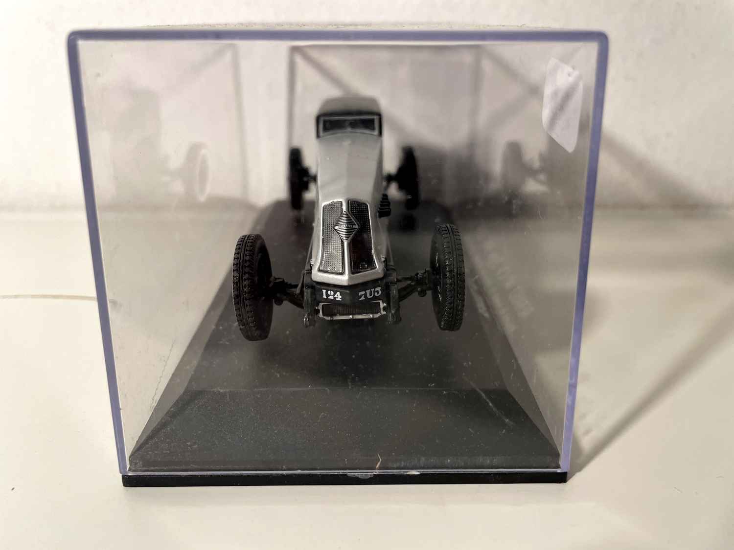 Renault 40 CV typ NM czarno-szary (24-godzinny rekord świata prędkości w lutym 1926 r.)