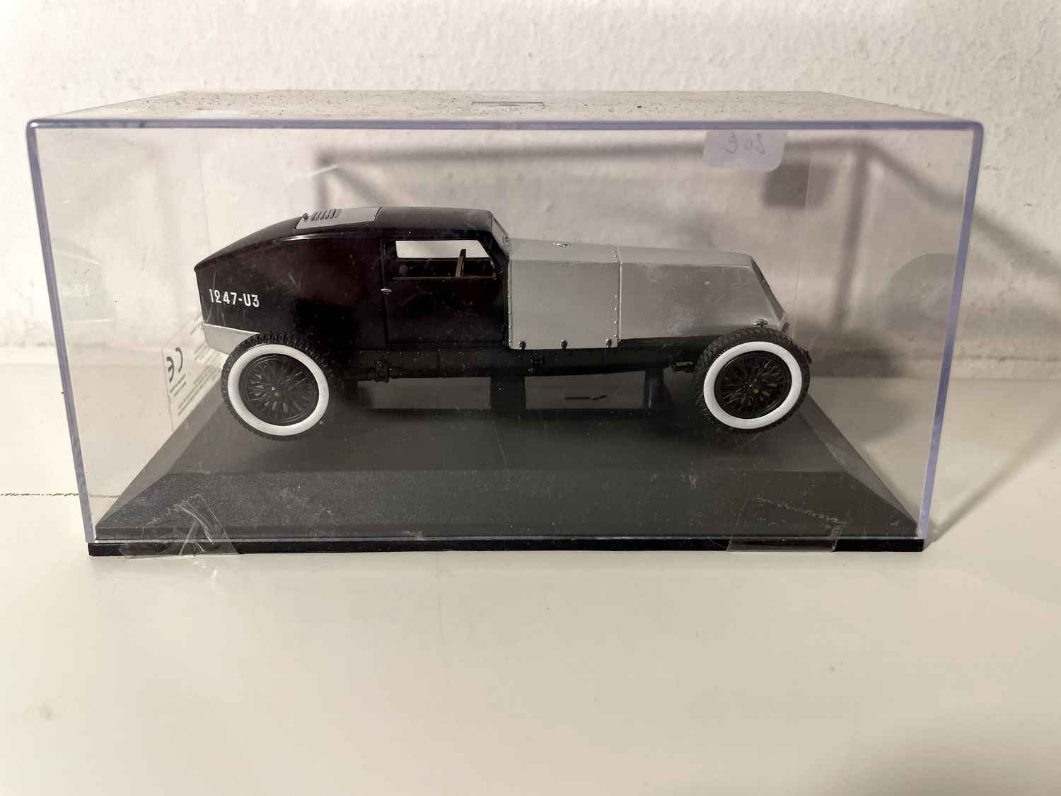 Renault 40 CV typ NM czarno-szary (24-godzinny rekord świata prędkości w lutym 1926 r.)
