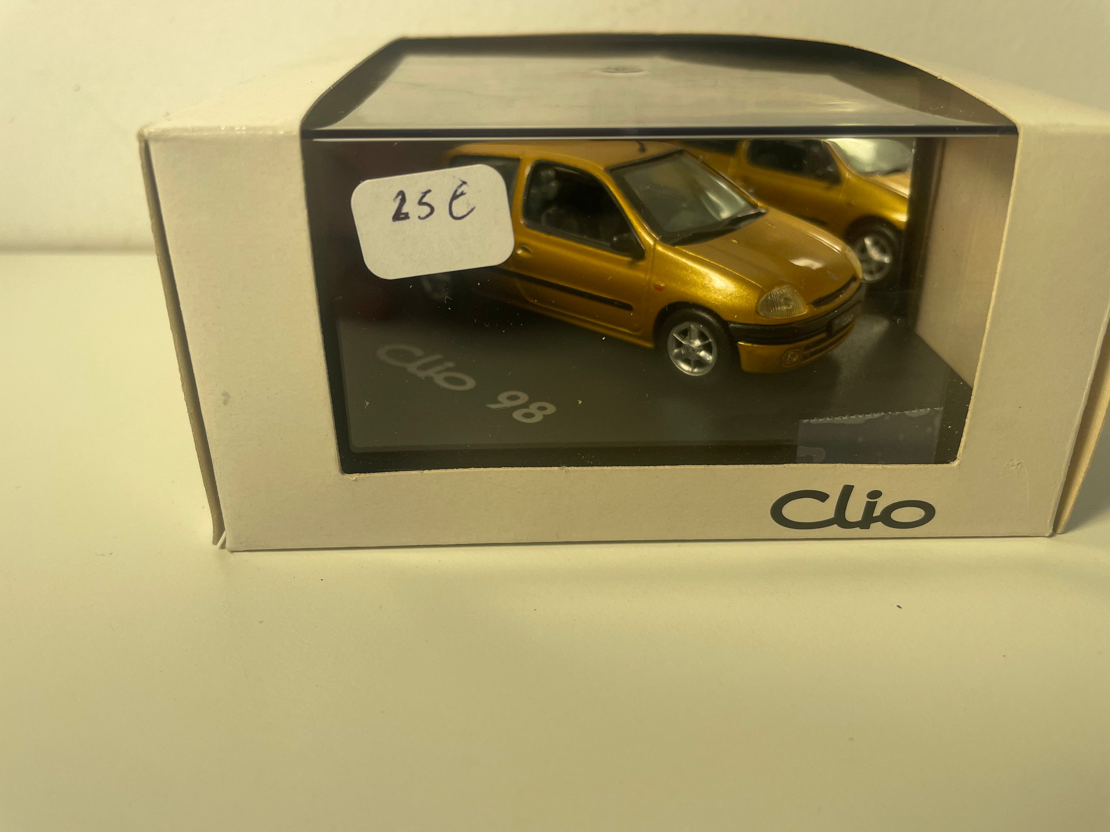 Renault Clio marrón/ocre 98 - VITESSE (caja cuadrada)