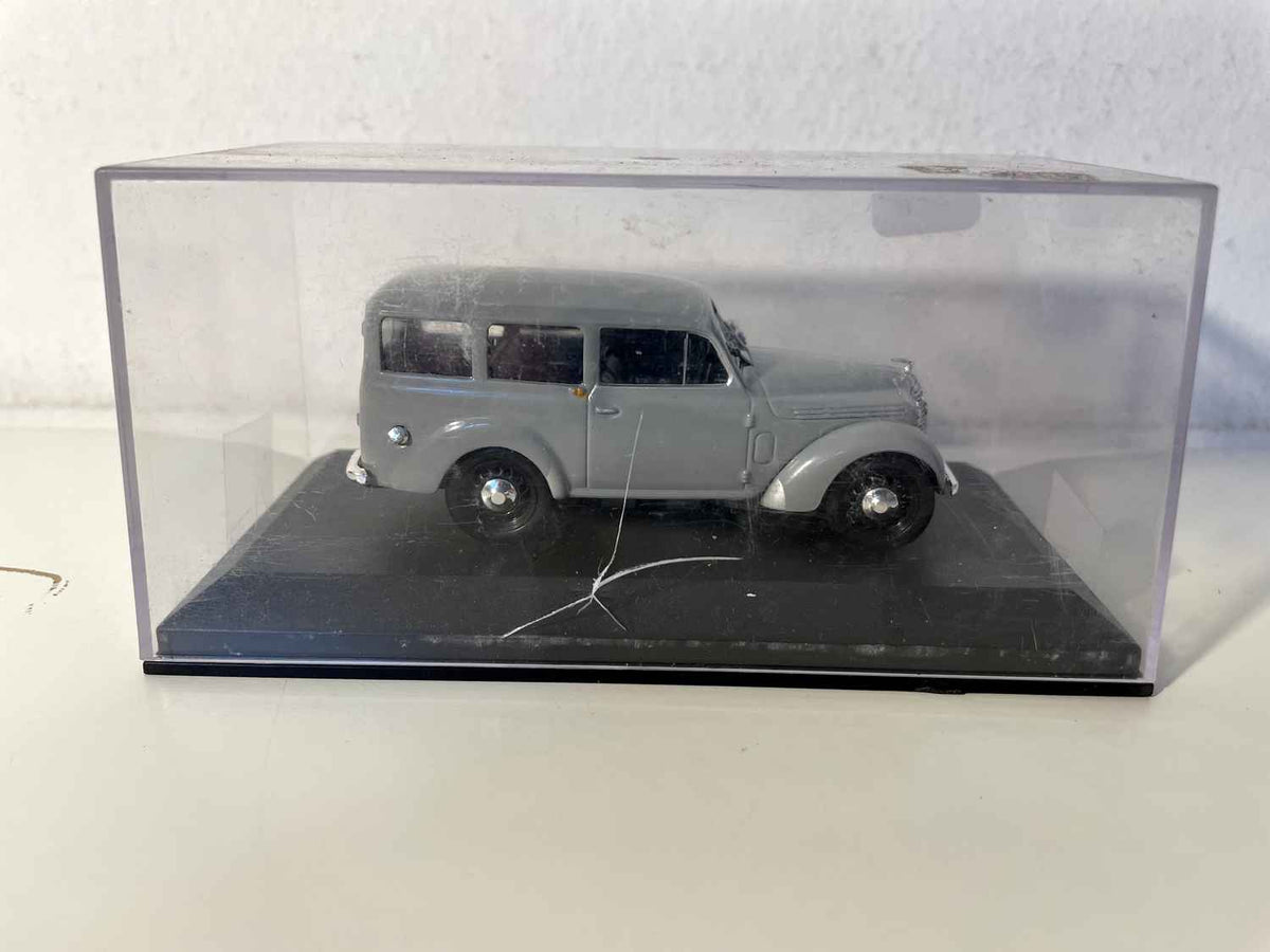 Renault Dauphinoise gris de 1955