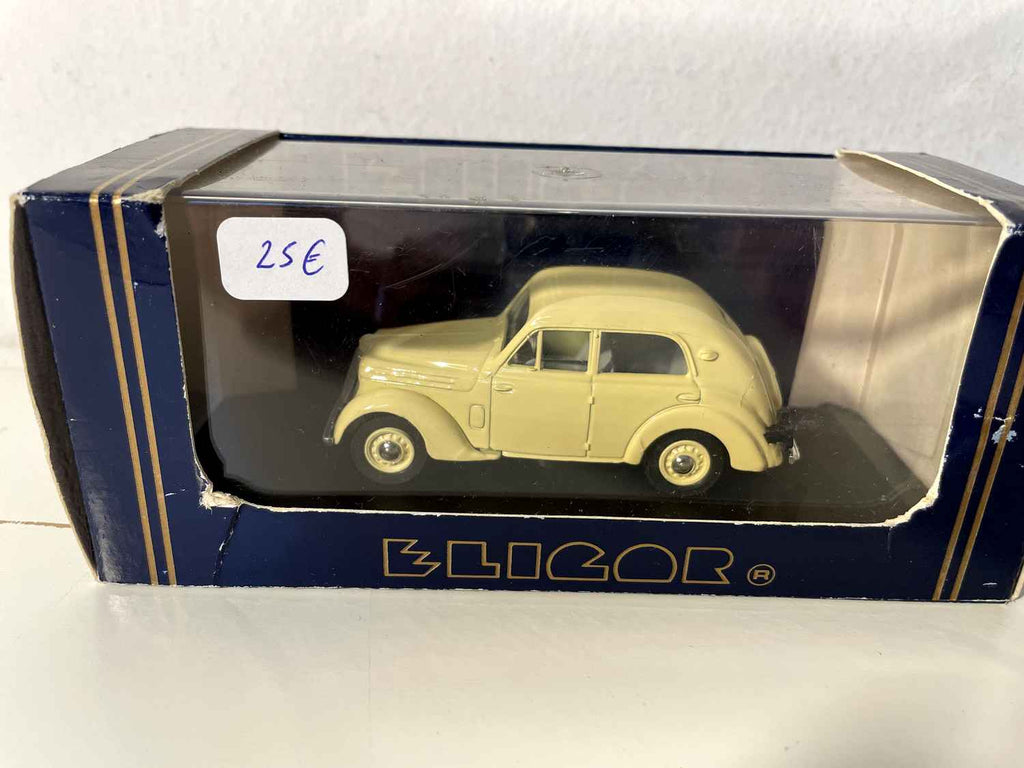 Renault Juvaquatre beige sedan 1938 - ELIGOR