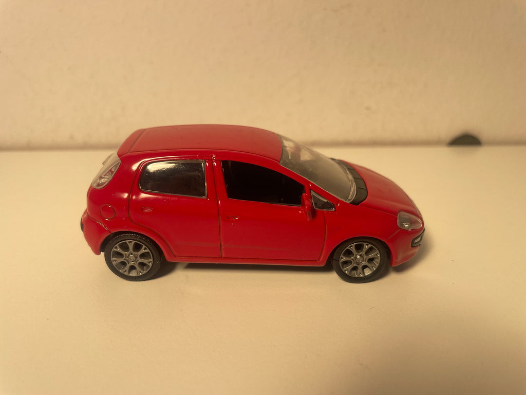 Fiat Punto Evo rojo - NOREV