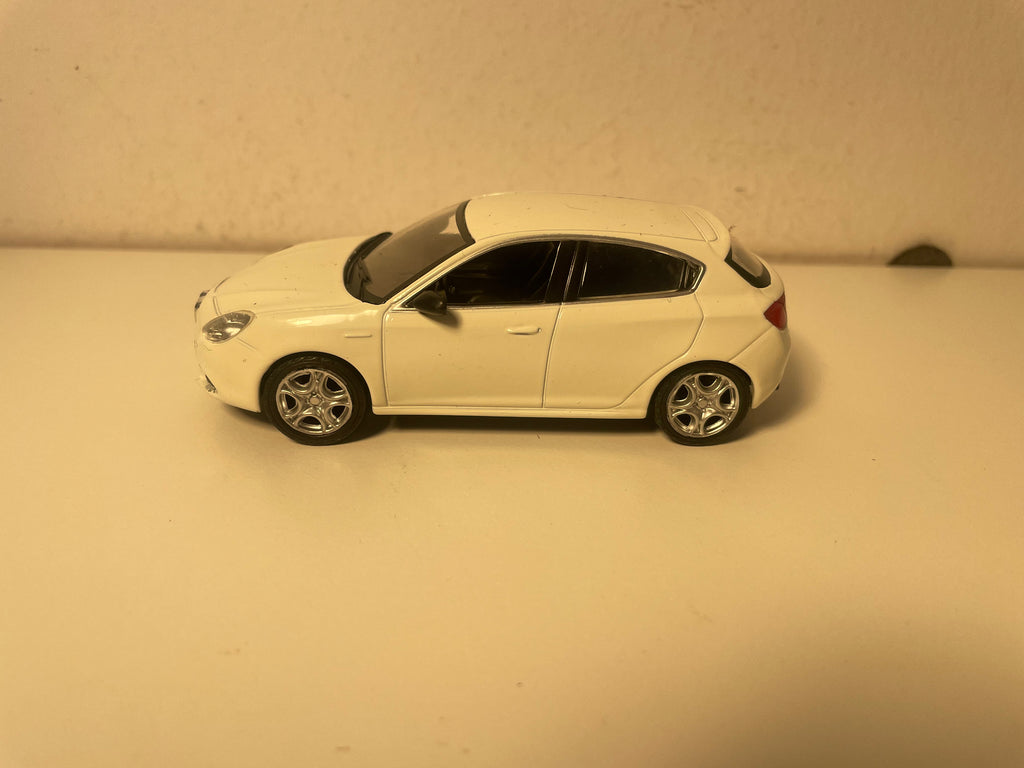 Alfa Roméo Giulietta blanche - NOREV