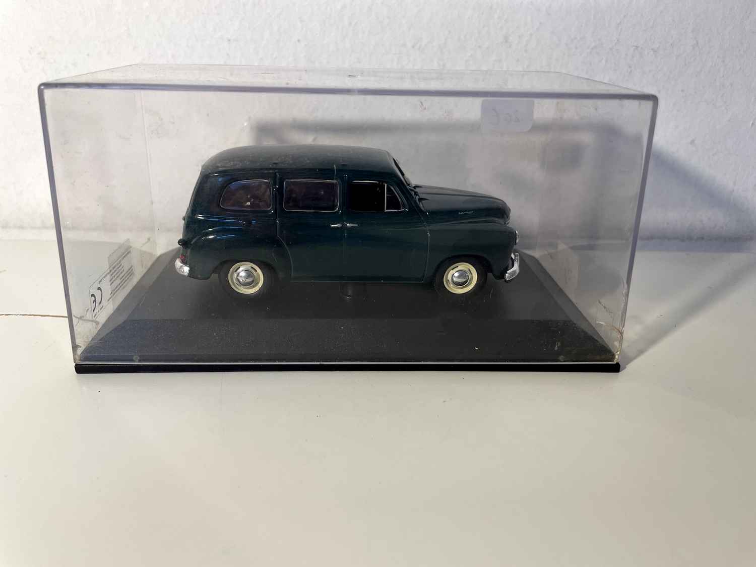 Renault Colorale Verde pradera de 1952