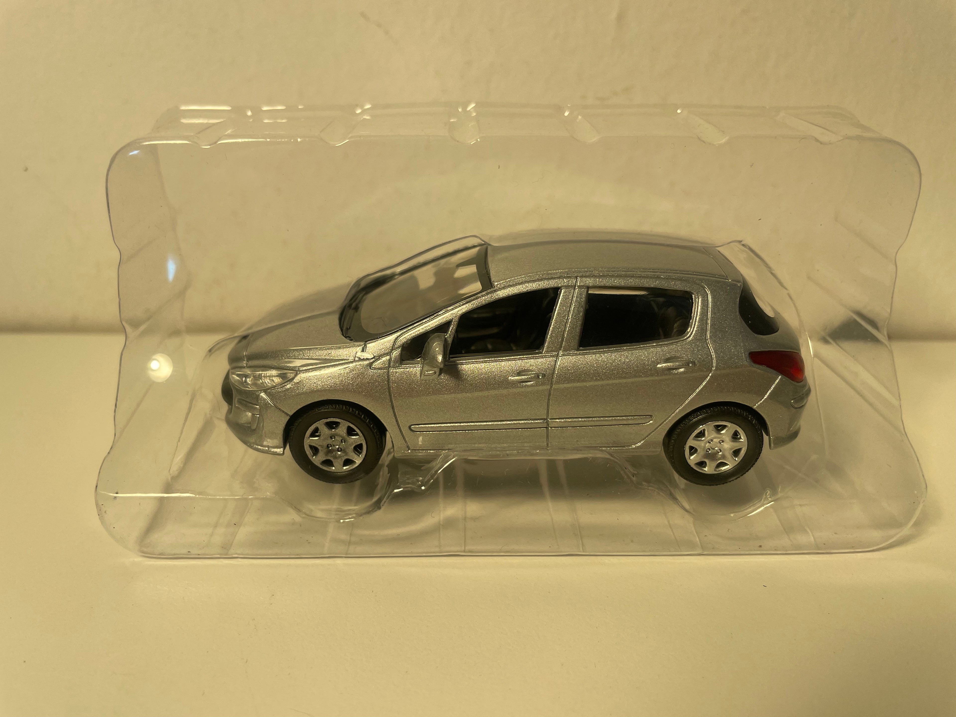 Peugeot 308 giel - NOREV
