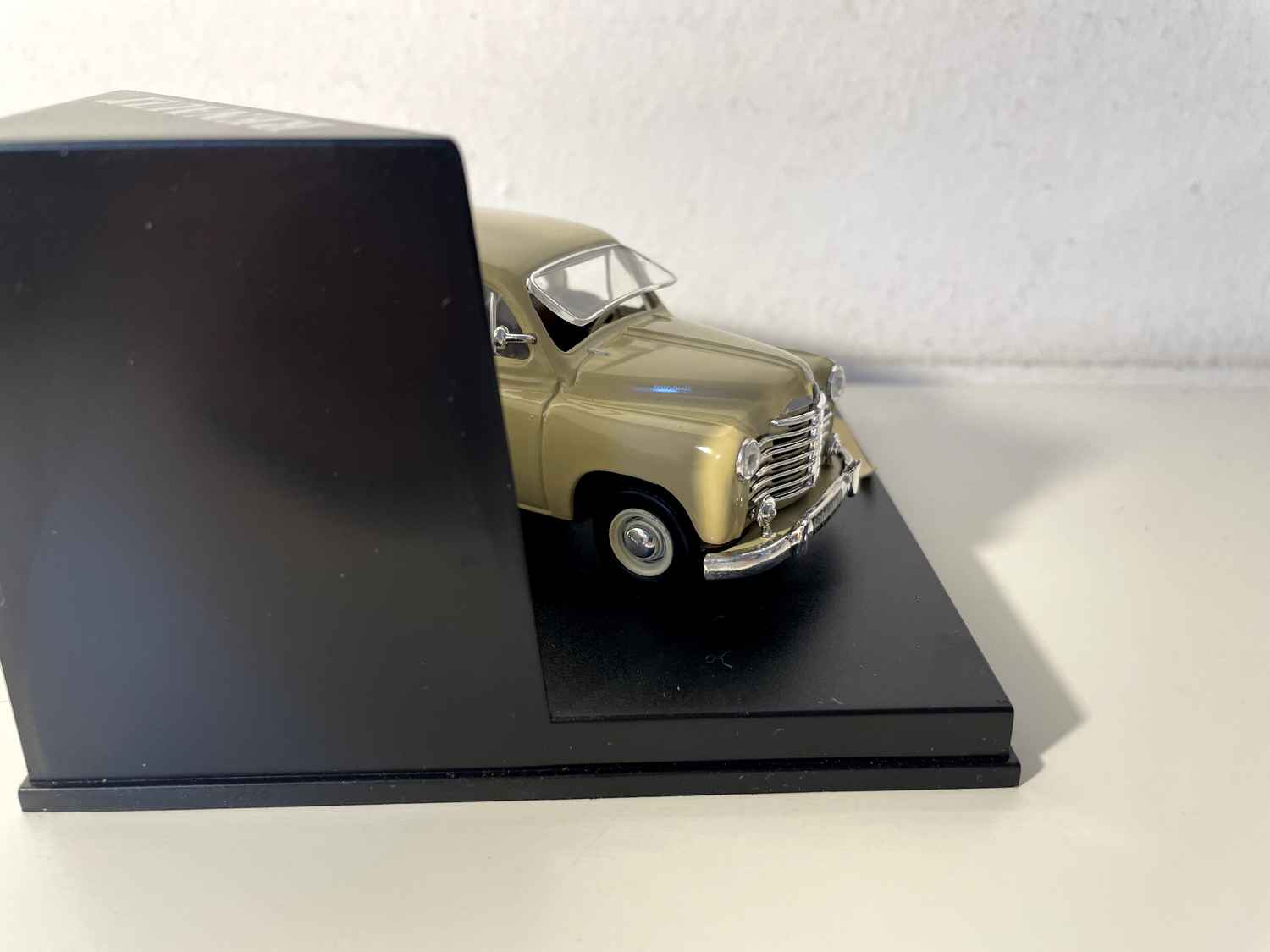 Renault Colorale Savane bege de 1950 (VITESSE referência 067A)