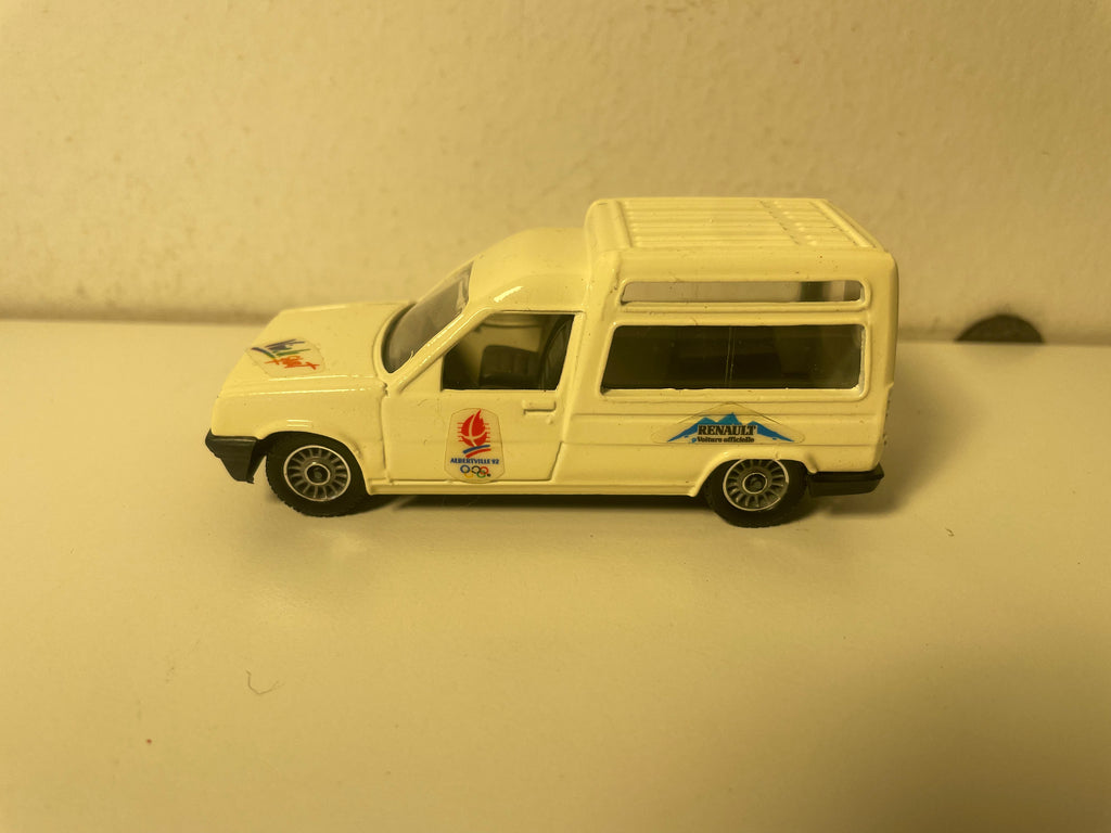 Renault Express beige très pâle? - Jeux Olympiques de 1992 à Albertville (boite N°1)