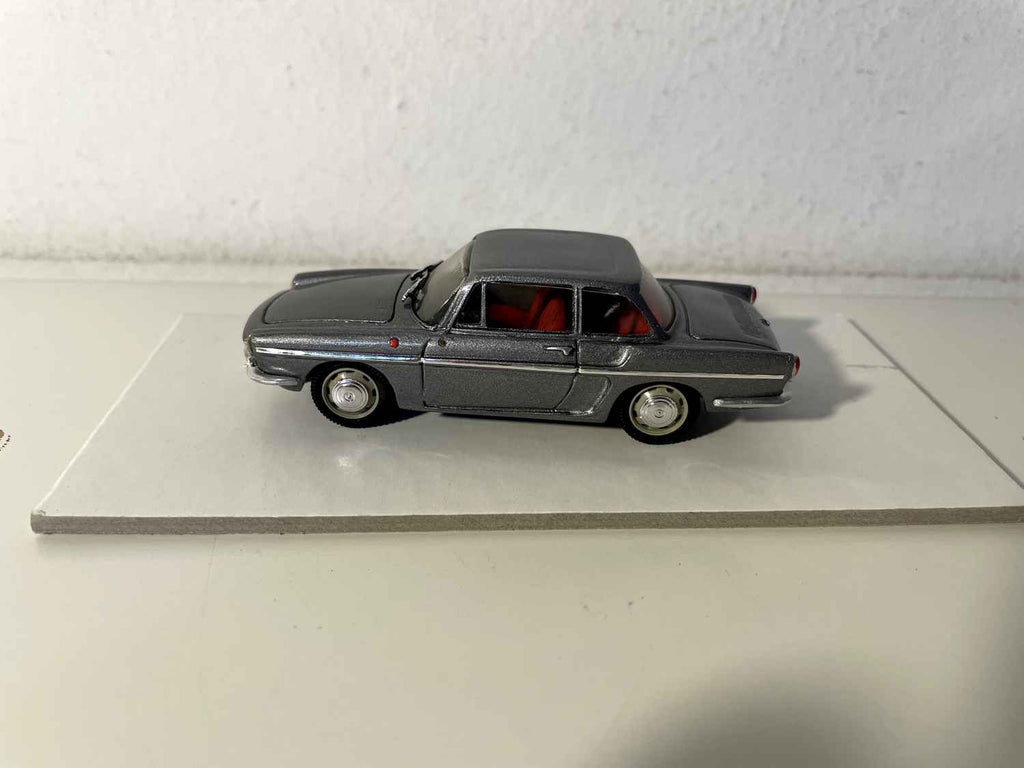 Renault Caravelle gris aus 1966 (MILLESIME)