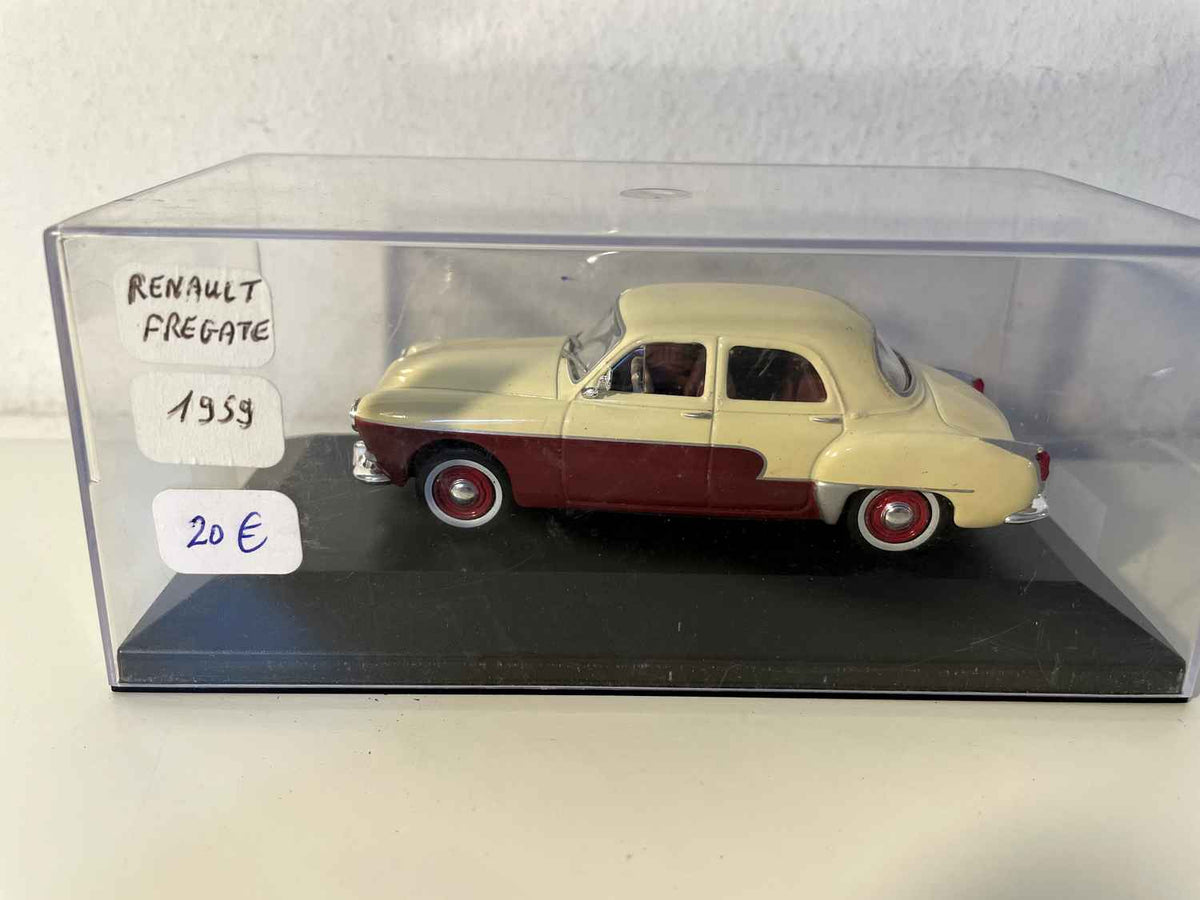 Renault Frégate beige y burdeos de 1959