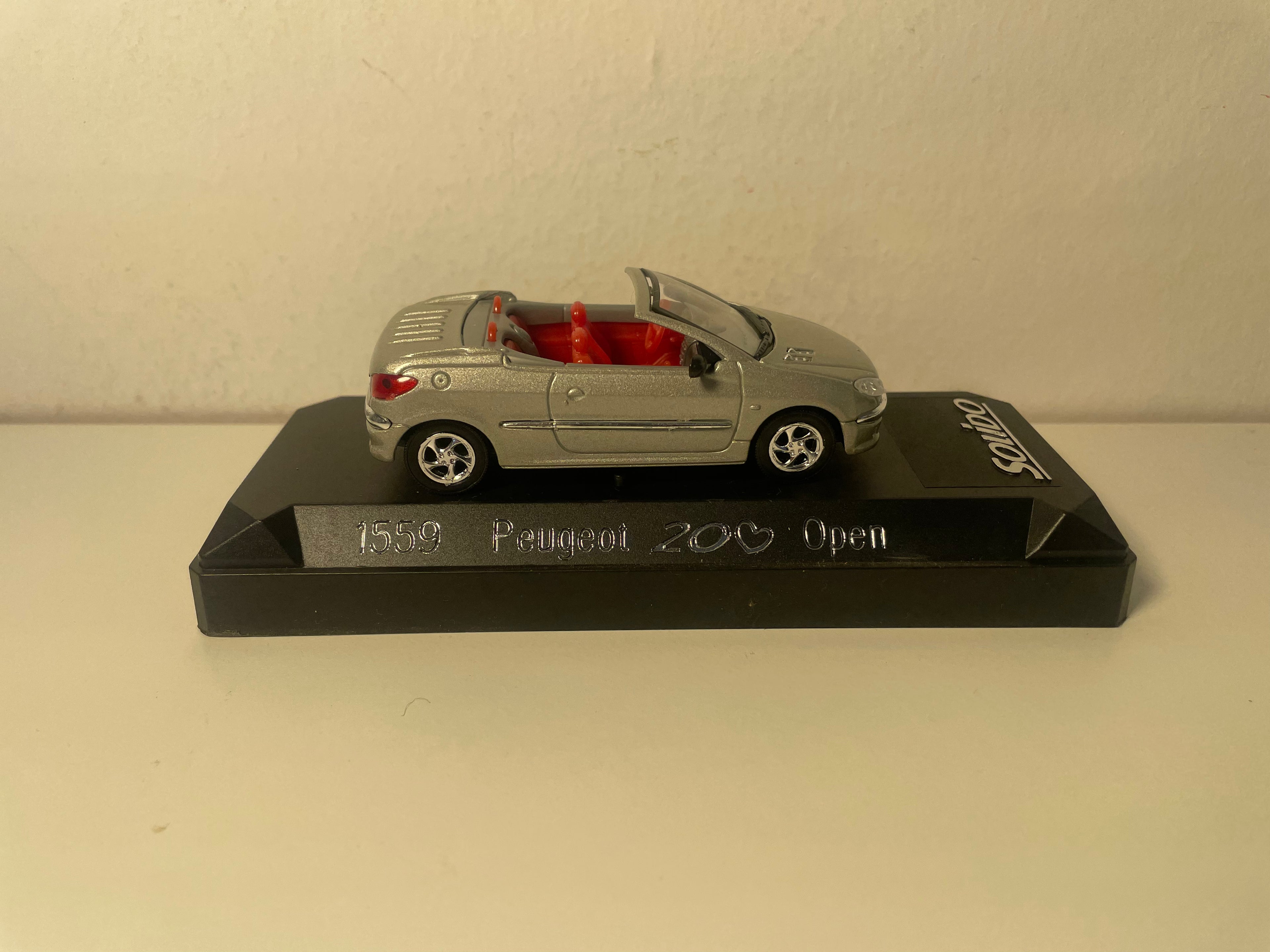 Peugeot 20 Coeur Open grijs - Solido referentie 1559