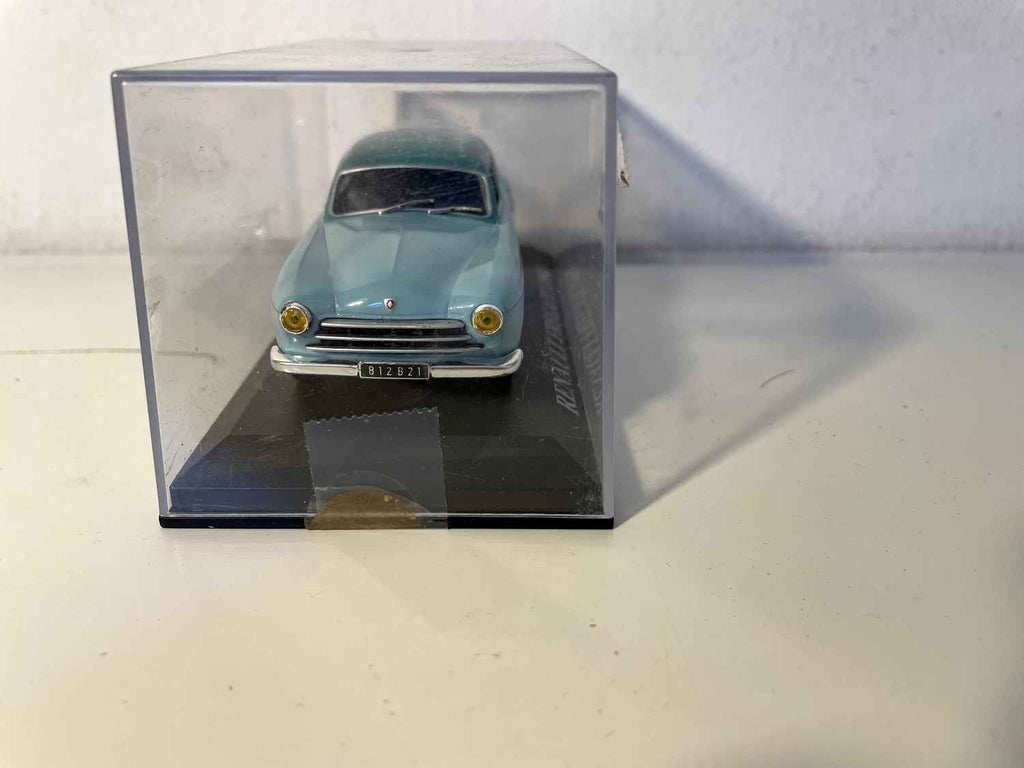Gréng/bloe Renault Frégate vun 1954