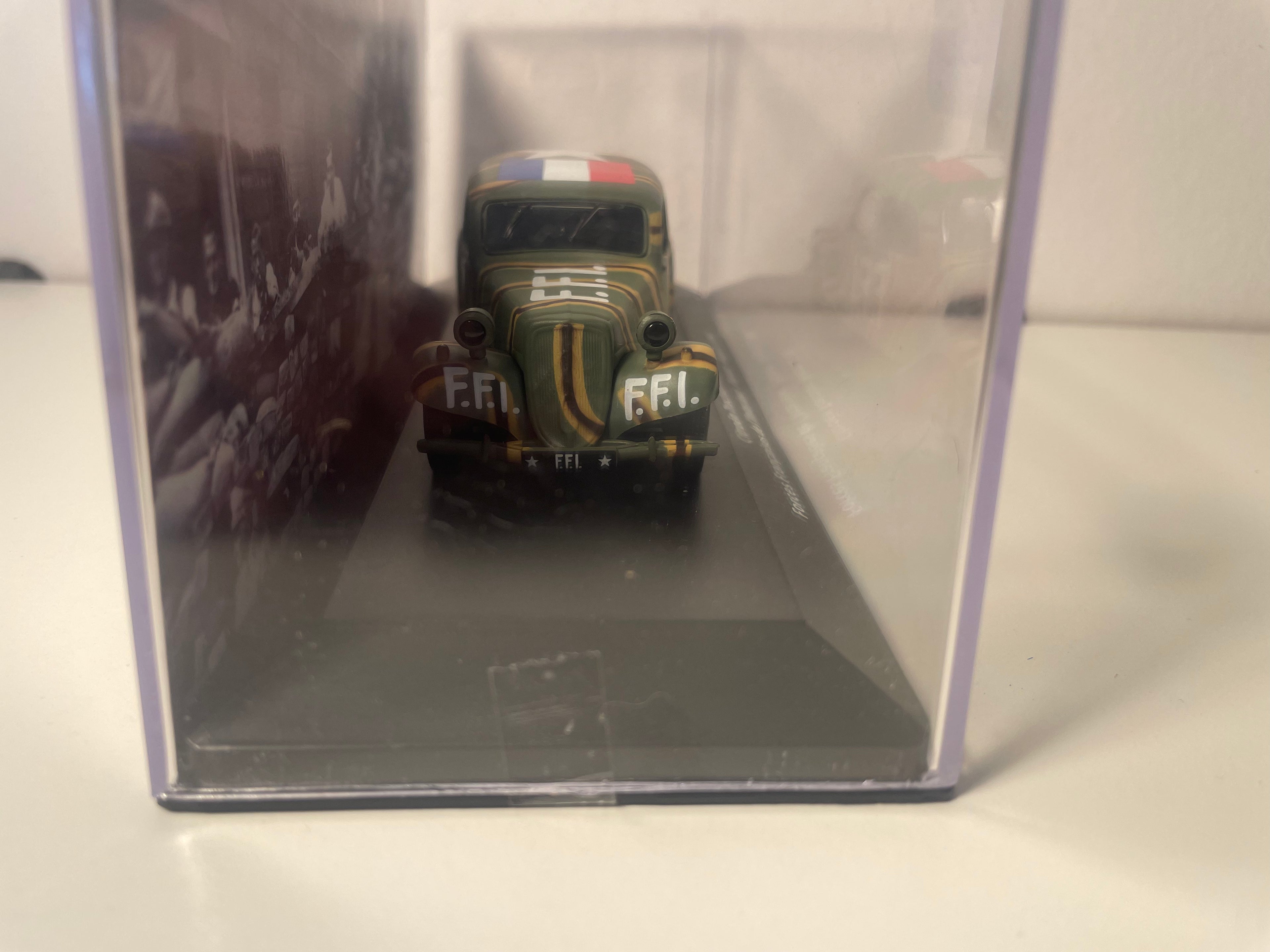 Citroën Traction Avant 11 BL Castanho e Verde - FFI Forças Francesas do Interior de 1944