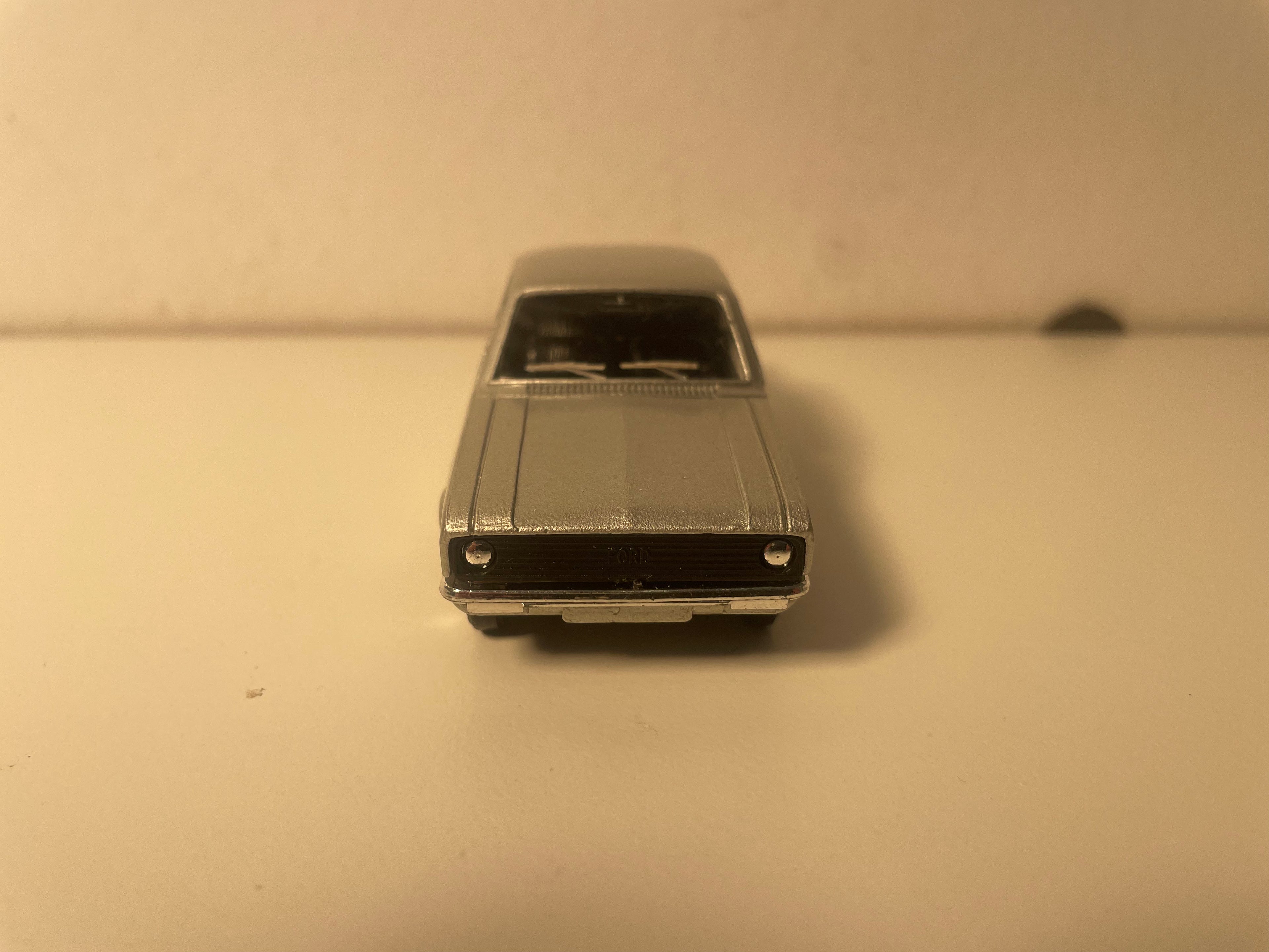 Ford Escort L gris - Solido Gam 1 N°45 (fabricación francesa)