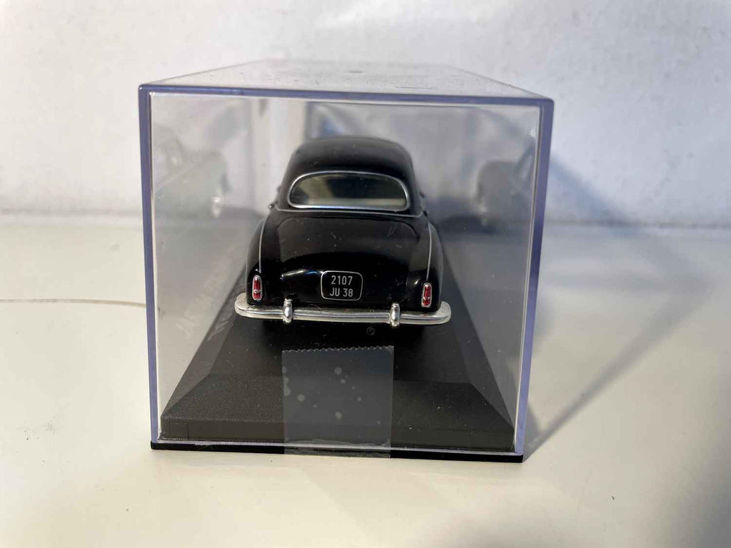 Black Renault Frégate Amiral