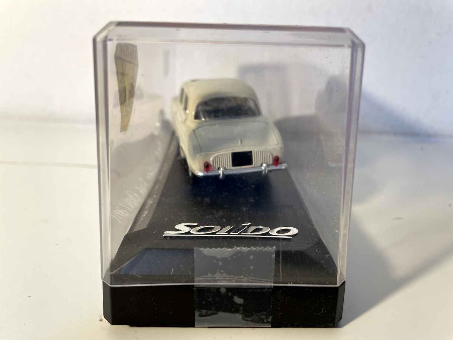 Renault Dauphine z jasnobrązowym dachem przesuwnym (z kartonem) Solido nr referencyjny 4542