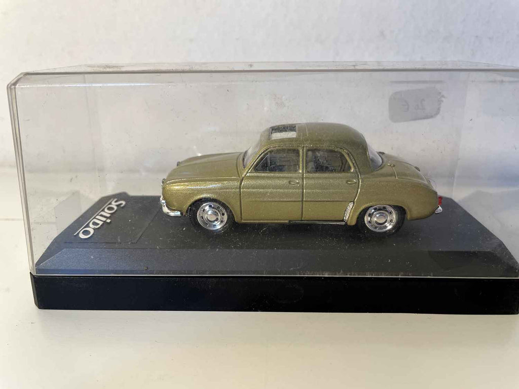 Renault Dauphine avec toit ouvrant de couleur verte?? (Solido référence 4542)