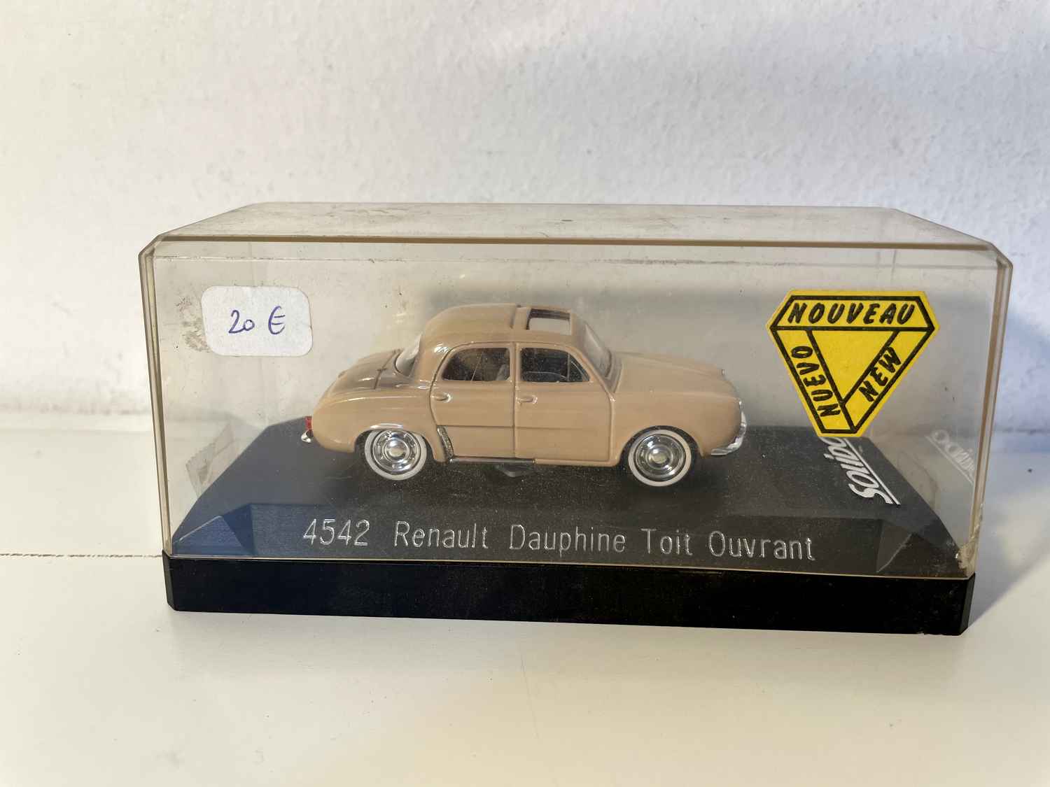 Techo corredizo marrón Renault Dauphine Solido referencia 4542